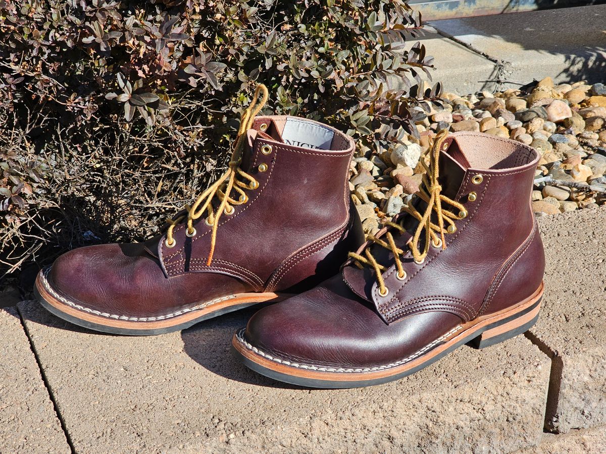 Photo by Saculer on January 5, 2024 of the Nicks Free Range in Wickett & Craig Dark Brown English Bridle.