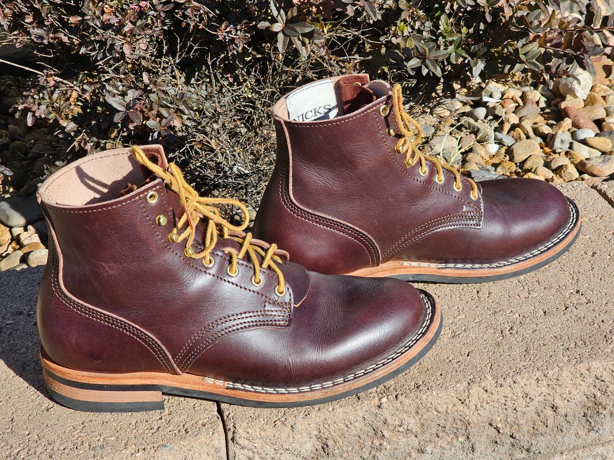 Photo by Saculer on January 5, 2024 of the Nicks Free Range in Wickett & Craig Dark Brown English Bridle.