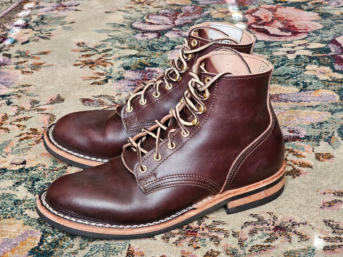 Photo by Saculer on February 5, 2024 of the Nicks Free Range in Wickett & Craig Dark Brown English Bridle.