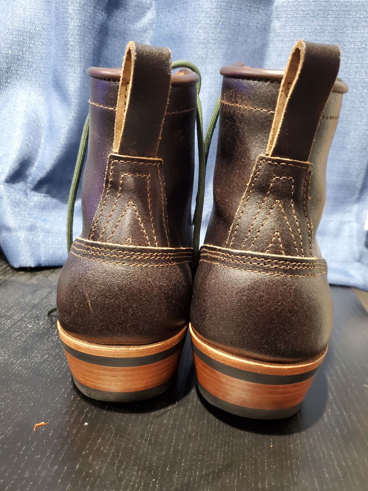 Photo by TheSaganite on October 2, 2023 of the Nicks Robert in Horween Brown Waxed Flesh.