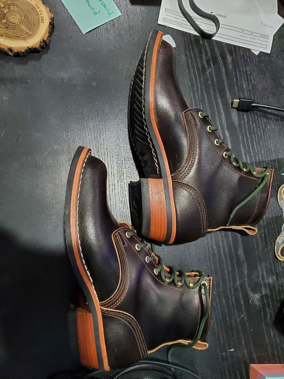 Photo by TheSaganite on October 2, 2023 of the Nicks Robert in Horween Brown Waxed Flesh.