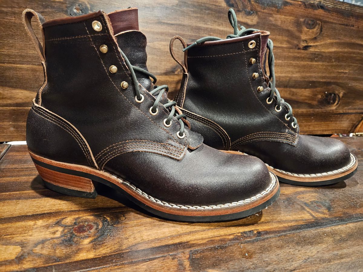 Photo by TheSaganite on November 6, 2023 of the Nicks Robert in Horween Brown Waxed Flesh.