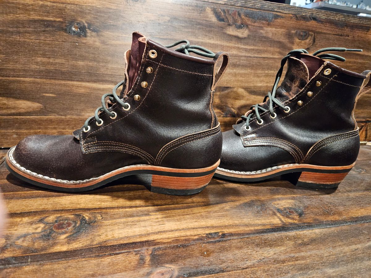 Photo by TheSaganite on November 6, 2023 of the Nicks Robert in Horween Brown Waxed Flesh.