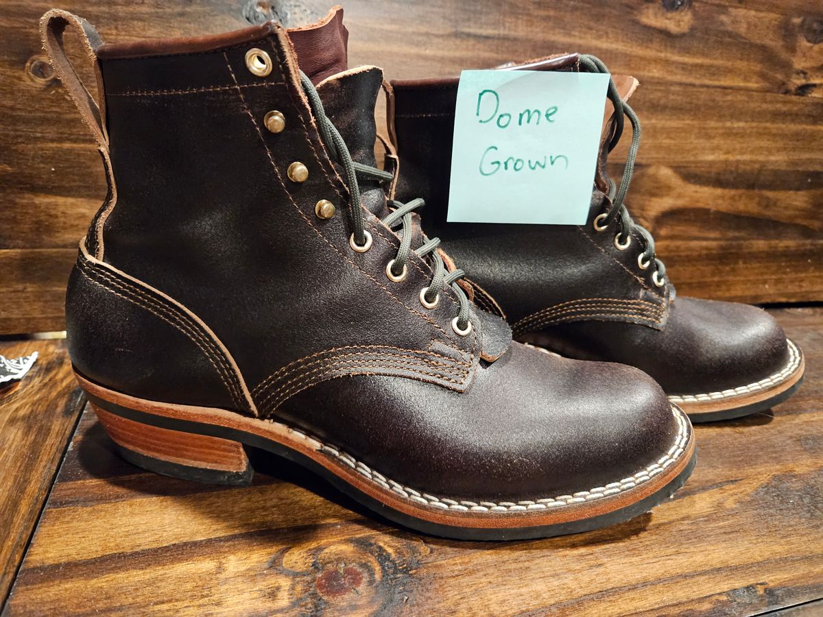 Photo by TheSaganite on November 6, 2023 of the Nicks Robert in Horween Brown Waxed Flesh.