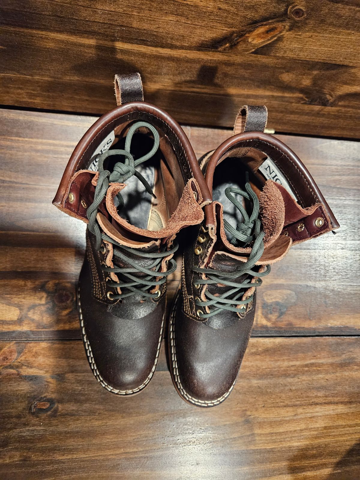 Photo by TheSaganite on November 6, 2023 of the Nicks Robert in Horween Brown Waxed Flesh.
