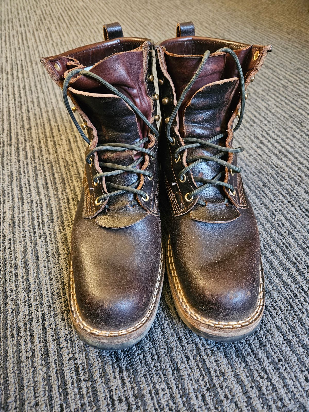 Photo by TheSaganite on January 5, 2024 of the Nicks Robert in Horween Brown Waxed Flesh.