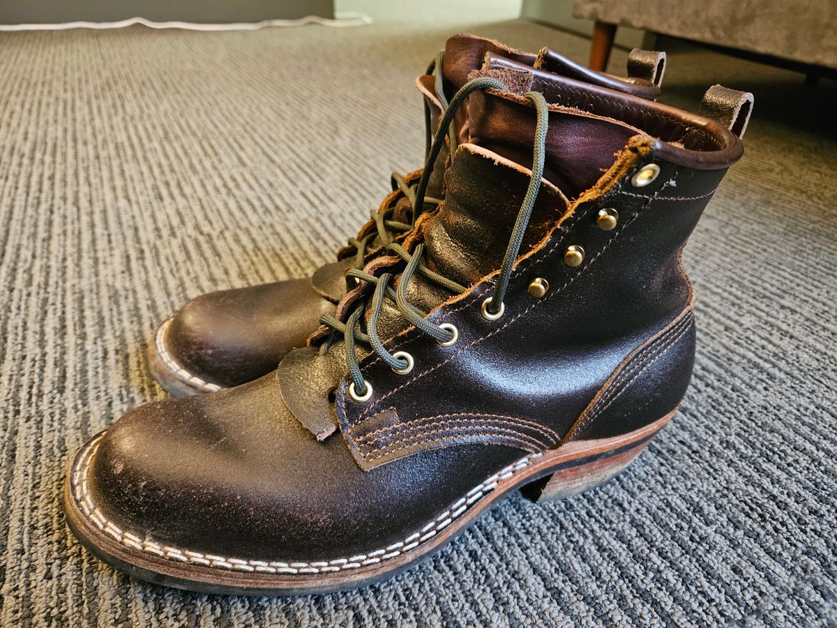 Photo by TheSaganite on January 5, 2024 of the Nicks Robert in Horween Brown Waxed Flesh.