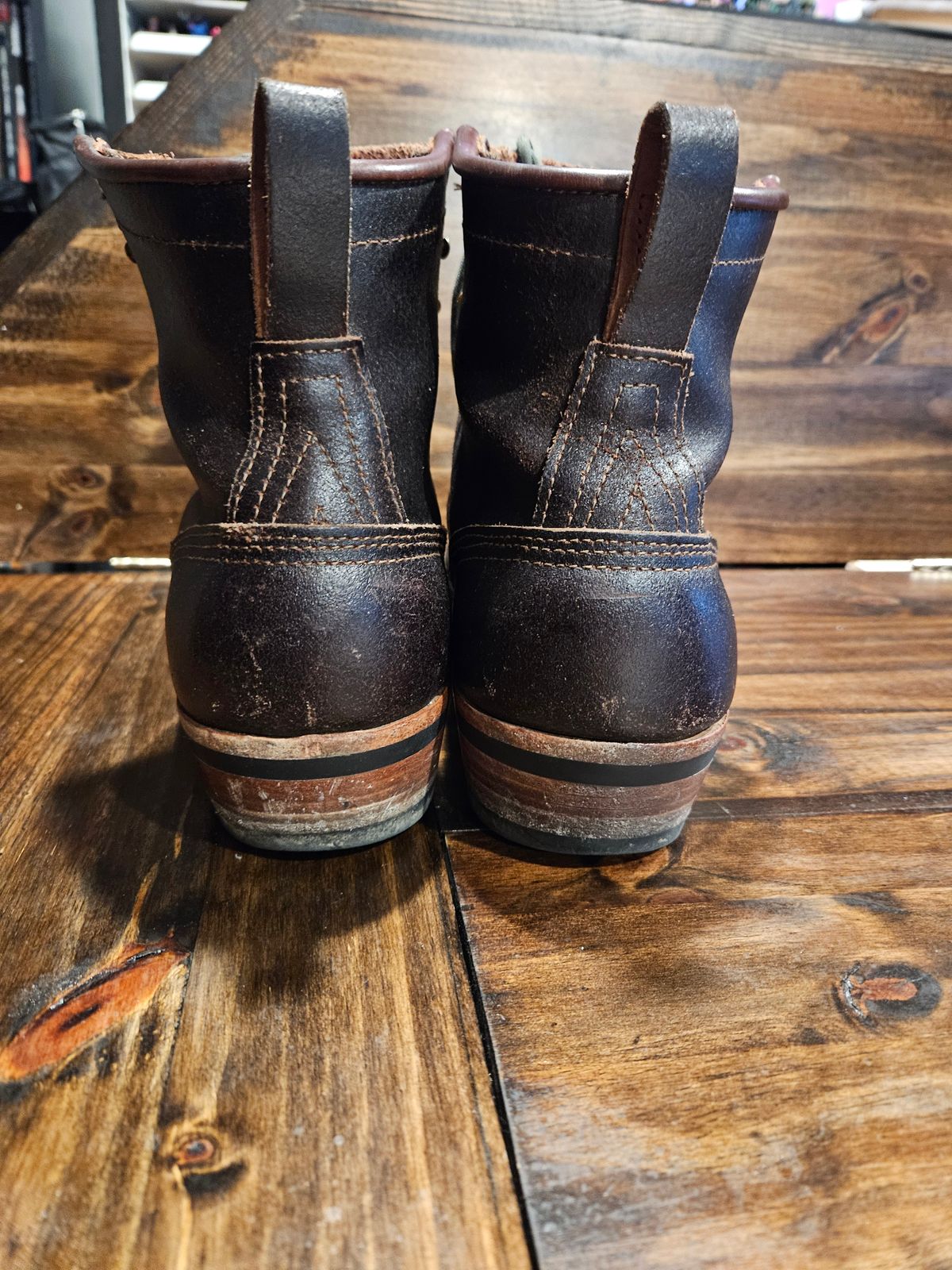 Photo by TheSaganite on February 5, 2024 of the Nicks Robert in Horween Brown Waxed Flesh.