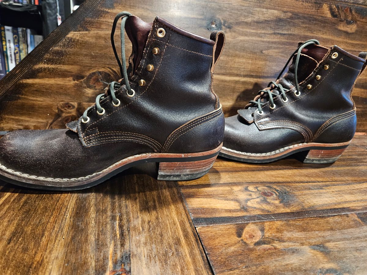 Photo by TheSaganite on February 5, 2024 of the Nicks Robert in Horween Brown Waxed Flesh.
