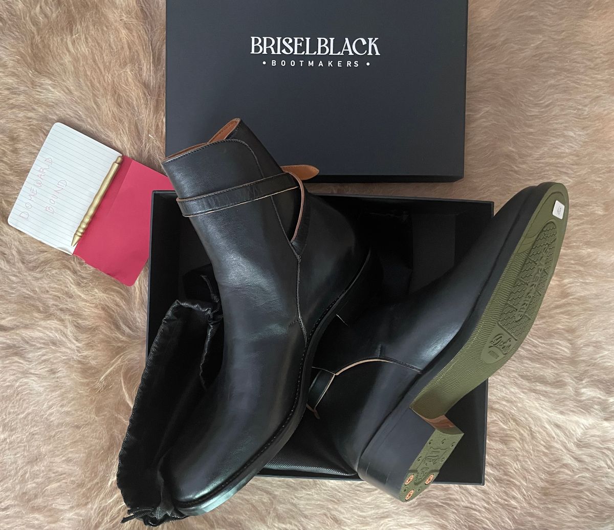 Photo by solidsalami117 on October 1, 2023 of the Briselblack The Kai Jodhpur in Black-Overdyed Horsebutt.