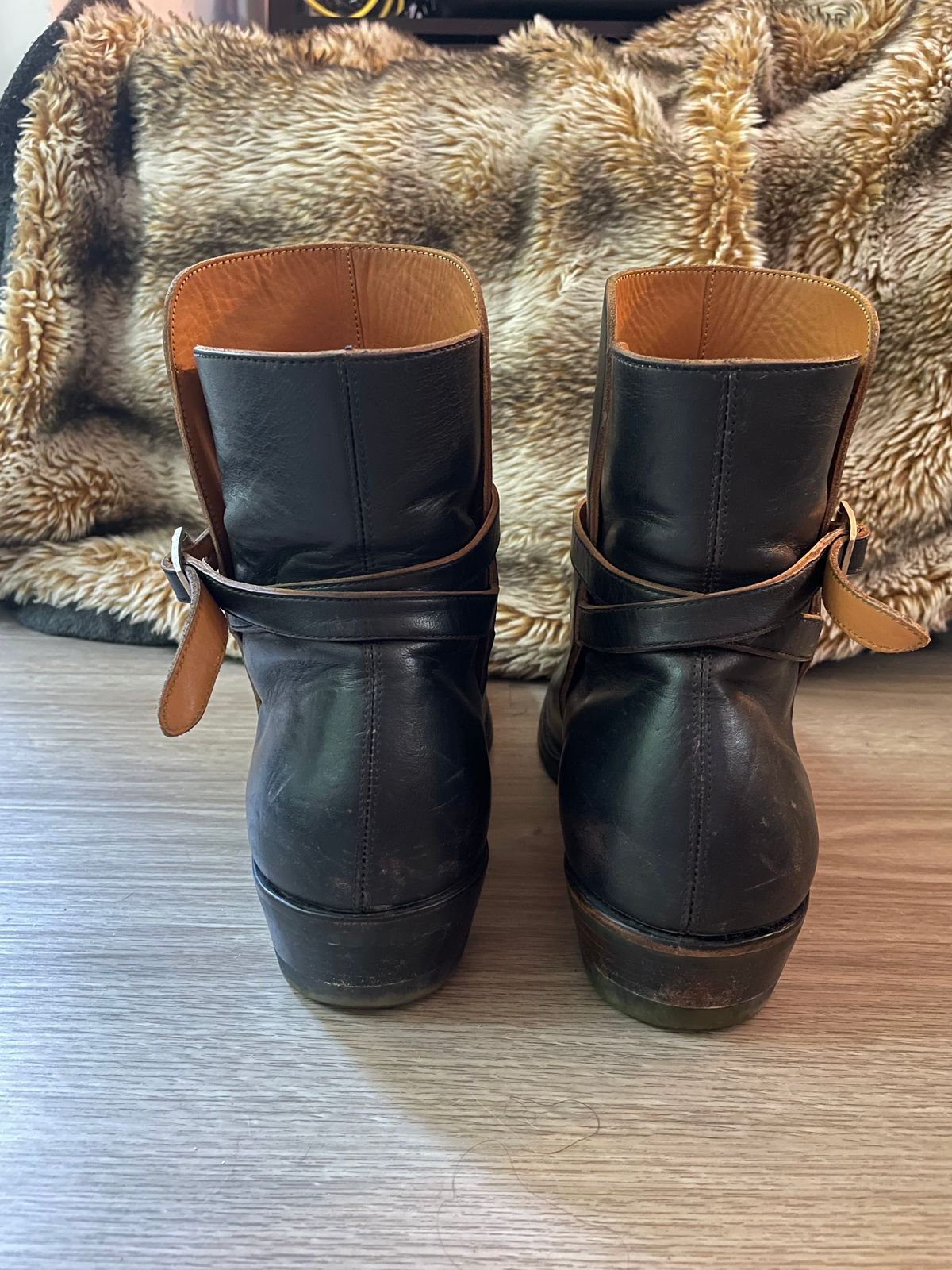 Photo by solidsalami117 on November 6, 2023 of the Briselblack The Kai Jodhpur in Black-Overdyed Horsebutt.