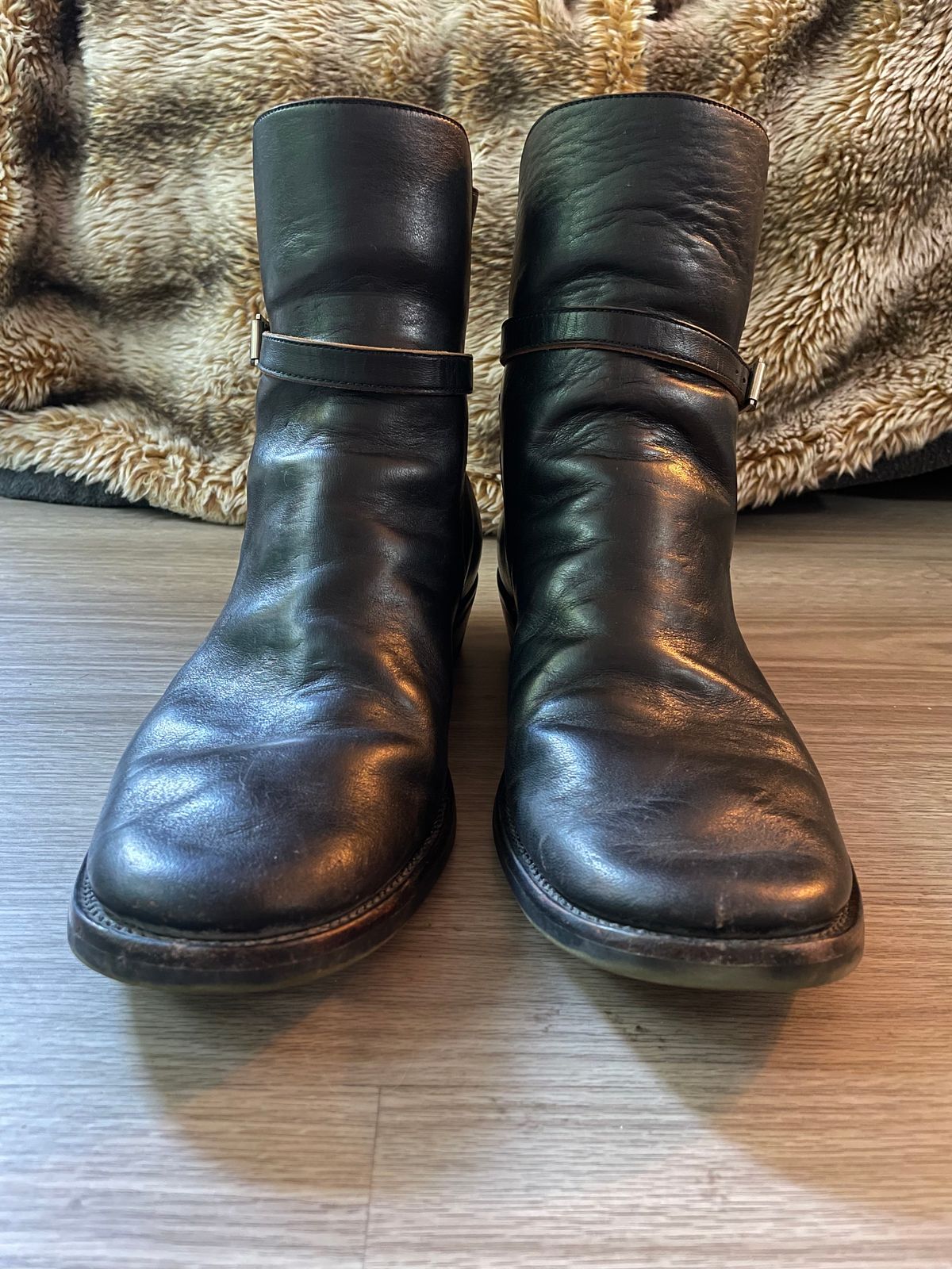 Photo by solidsalami117 on November 6, 2023 of the Briselblack The Kai Jodhpur in Black-Overdyed Horsebutt.