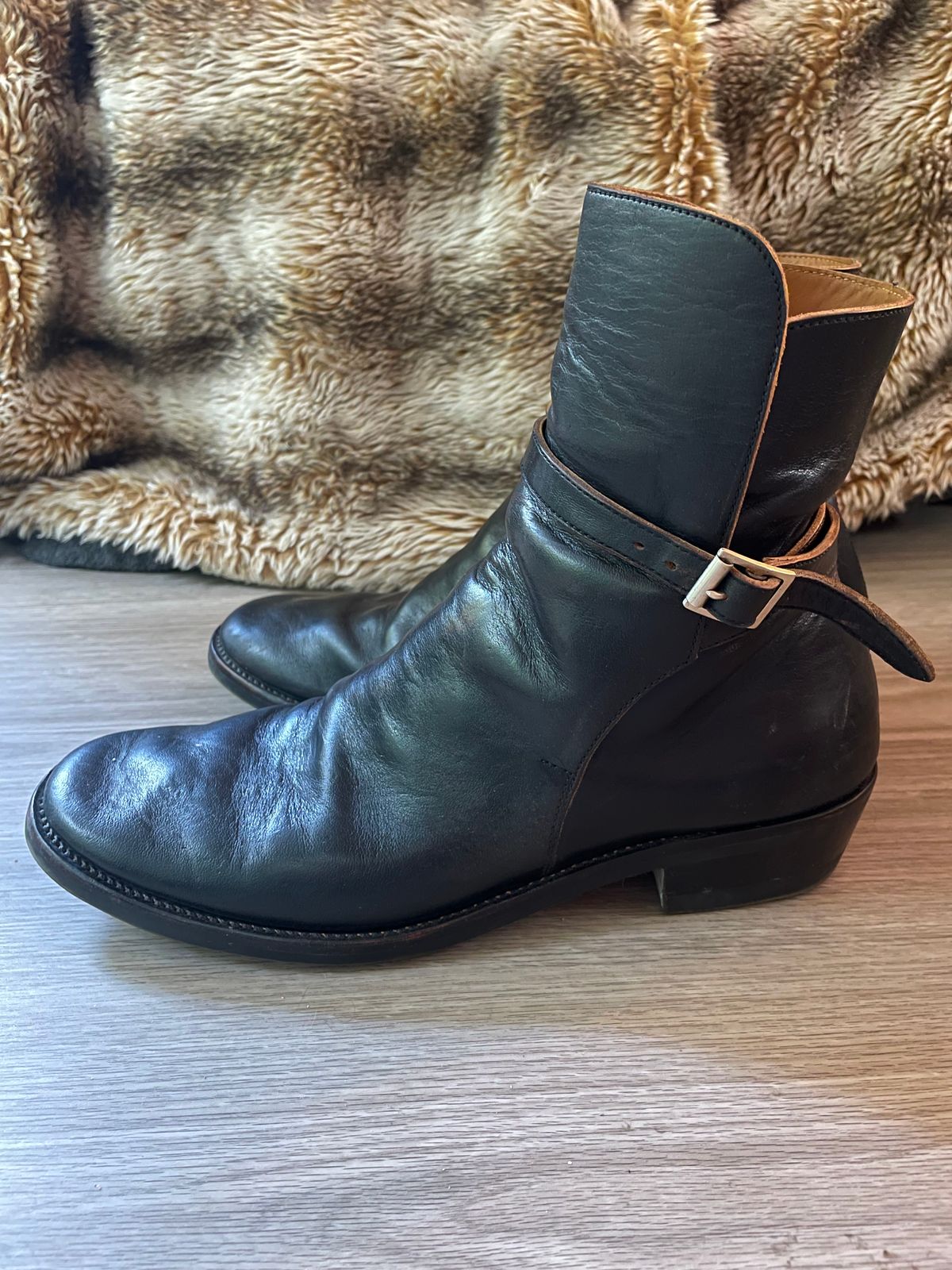 Photo by solidsalami117 on November 6, 2023 of the Briselblack The Kai Jodhpur in Black-Overdyed Horsebutt.