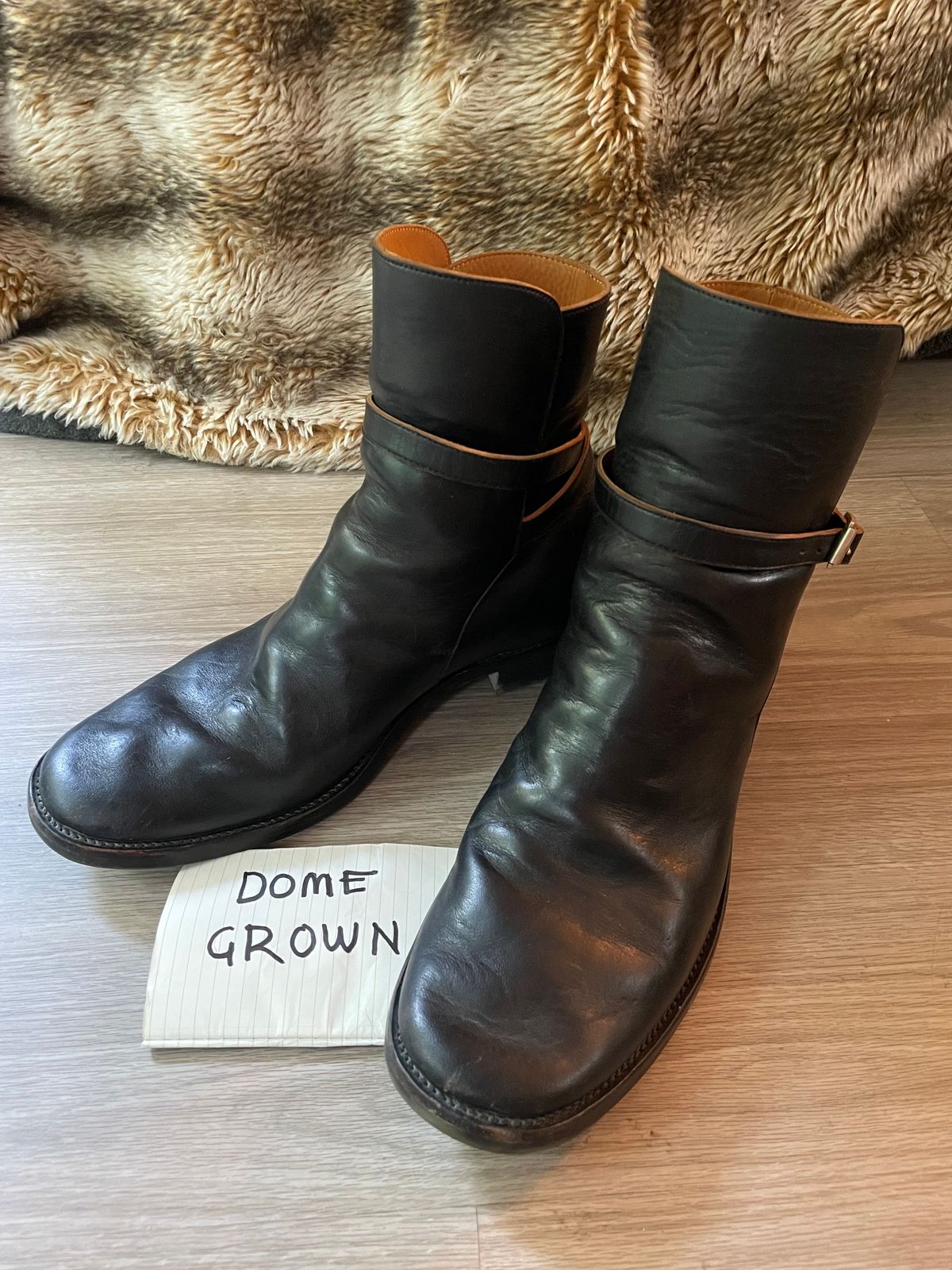 Photo by solidsalami117 on November 6, 2023 of the Briselblack The Kai Jodhpur in Black-Overdyed Horsebutt.