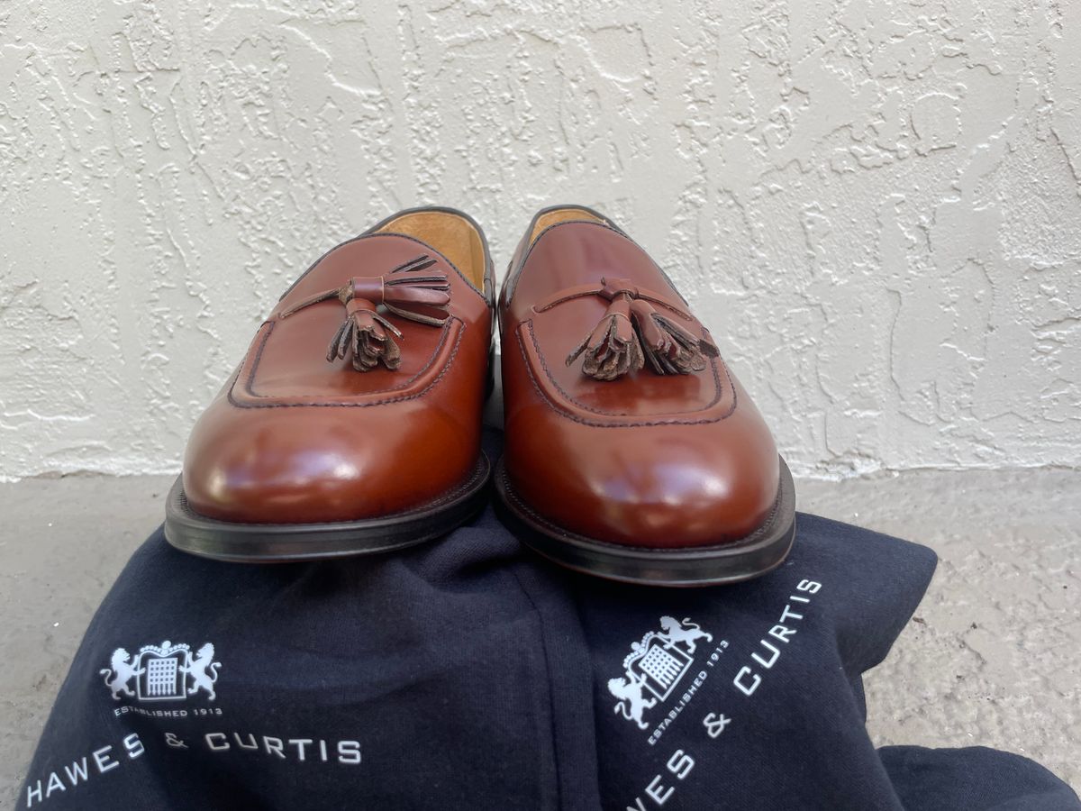 Photo by solidsalami117 on October 1, 2025 of the Hawes & Curtis Tassel Loafers in Tan Polido Calf.