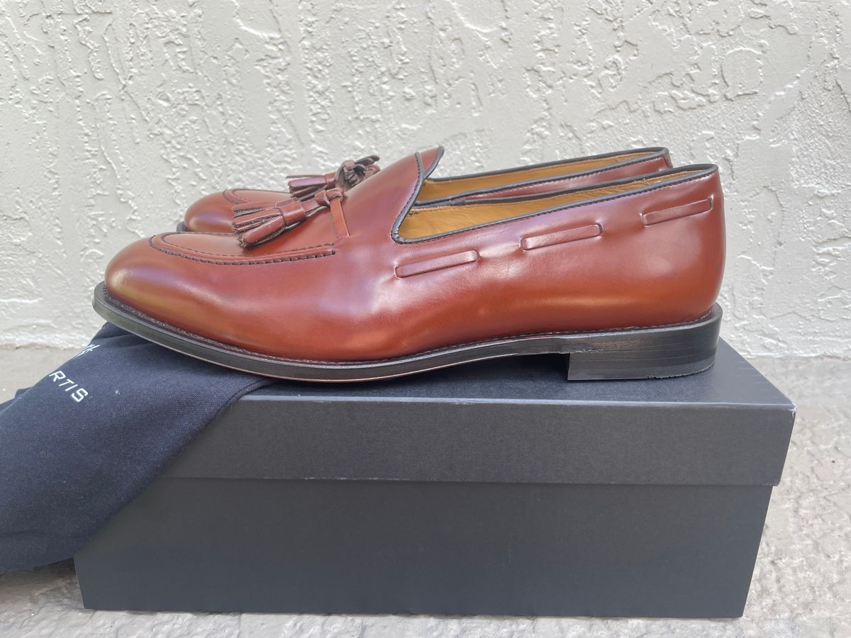 Photo by solidsalami117 on October 1, 2025 of the Hawes & Curtis Tassel Loafers in Tan Polido Calf.