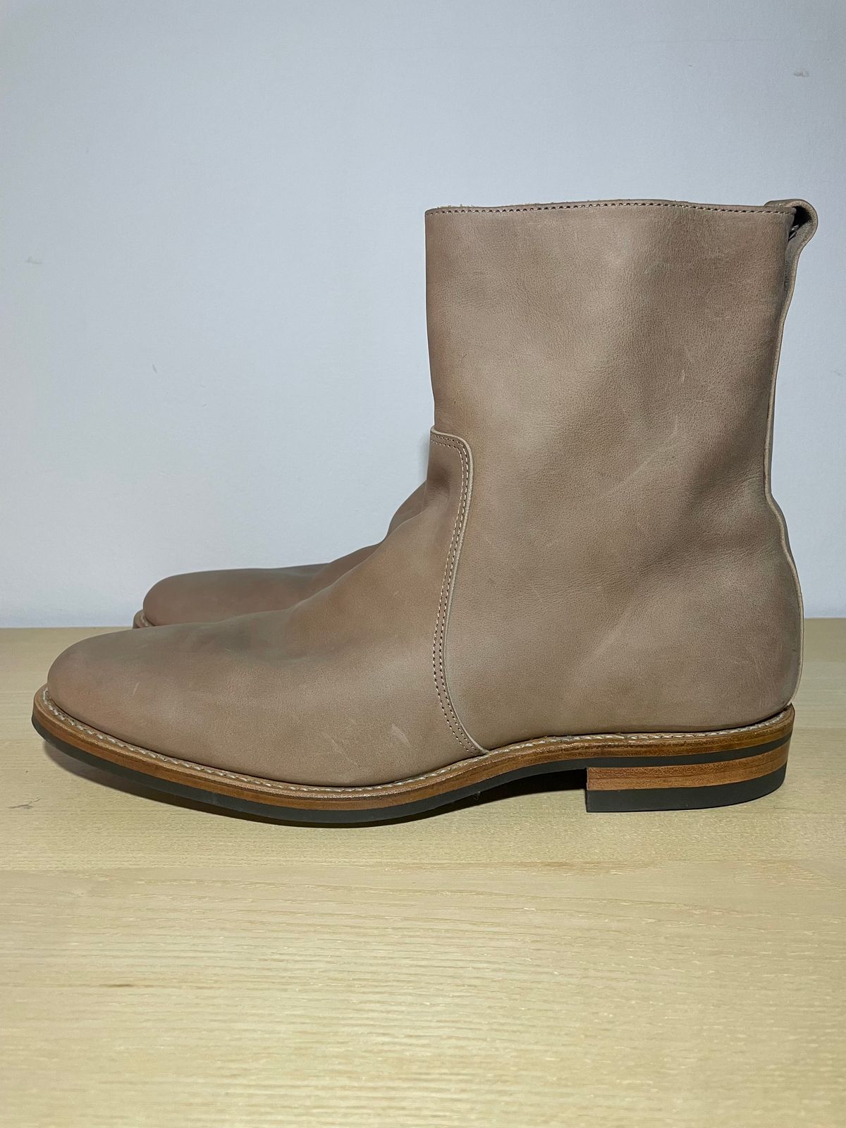 Photo by solidsalami117 on October 1, 2022 of the Viberg Side Zip in Maryam Fango Vitello Calf.
