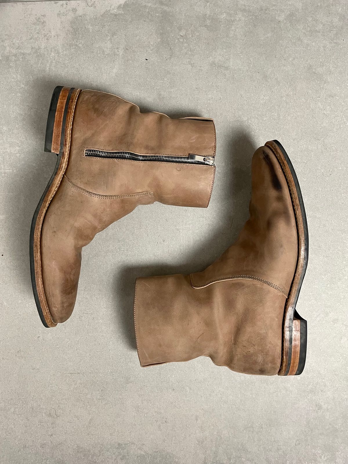 Photo by solidsalami117 on November 2, 2022 of the Viberg Side Zip in Maryam Fango Vitello Calf.