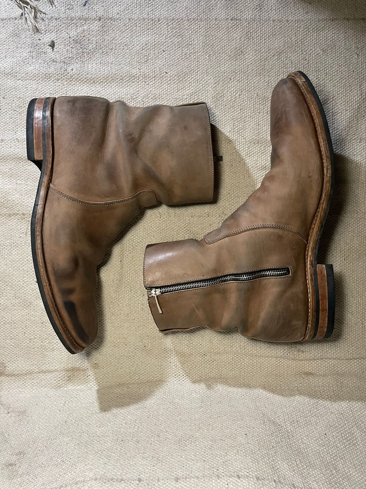 Photo by solidsalami117 on December 2, 2022 of the Viberg Side Zip in Maryam Fango Vitello Calf.