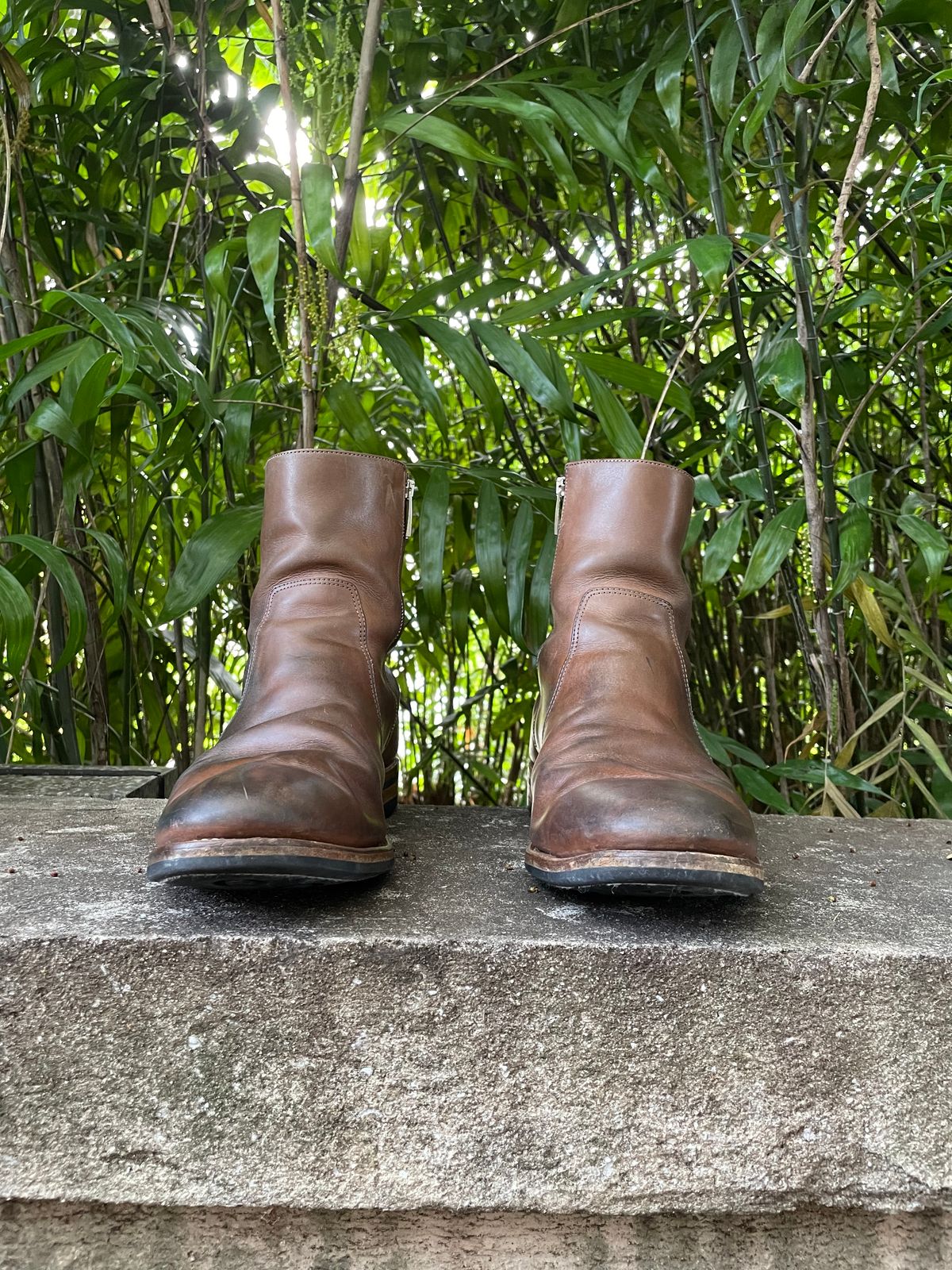 Photo by solidsalami117 on April 2, 2023 of the Viberg Side Zip in Maryam Fango Vitello Calf.