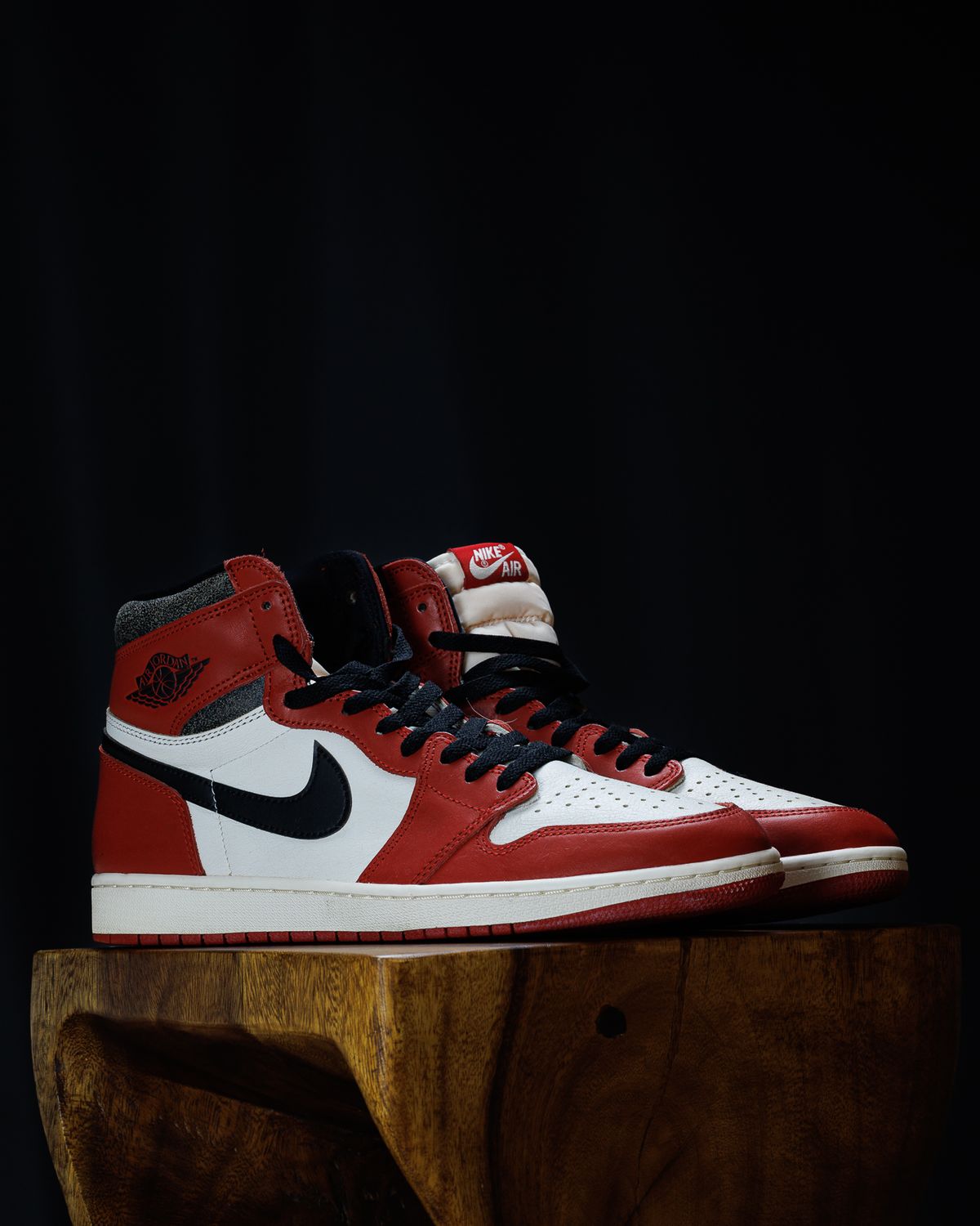 Photo by onelastboot on October 1, 2024 of the Nike Air Jordan 1 Lost & Found Chicago in Unknown Leather.