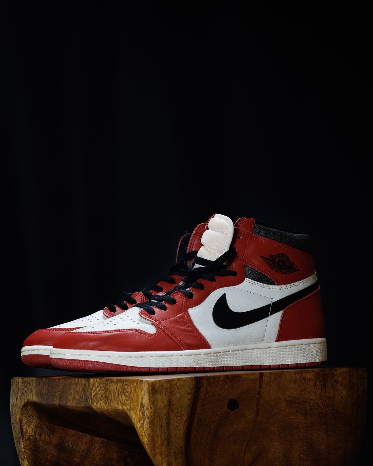 Photo by onelastboot on October 1, 2024 of the Nike Air Jordan 1 Lost & Found Chicago in Unknown Leather.