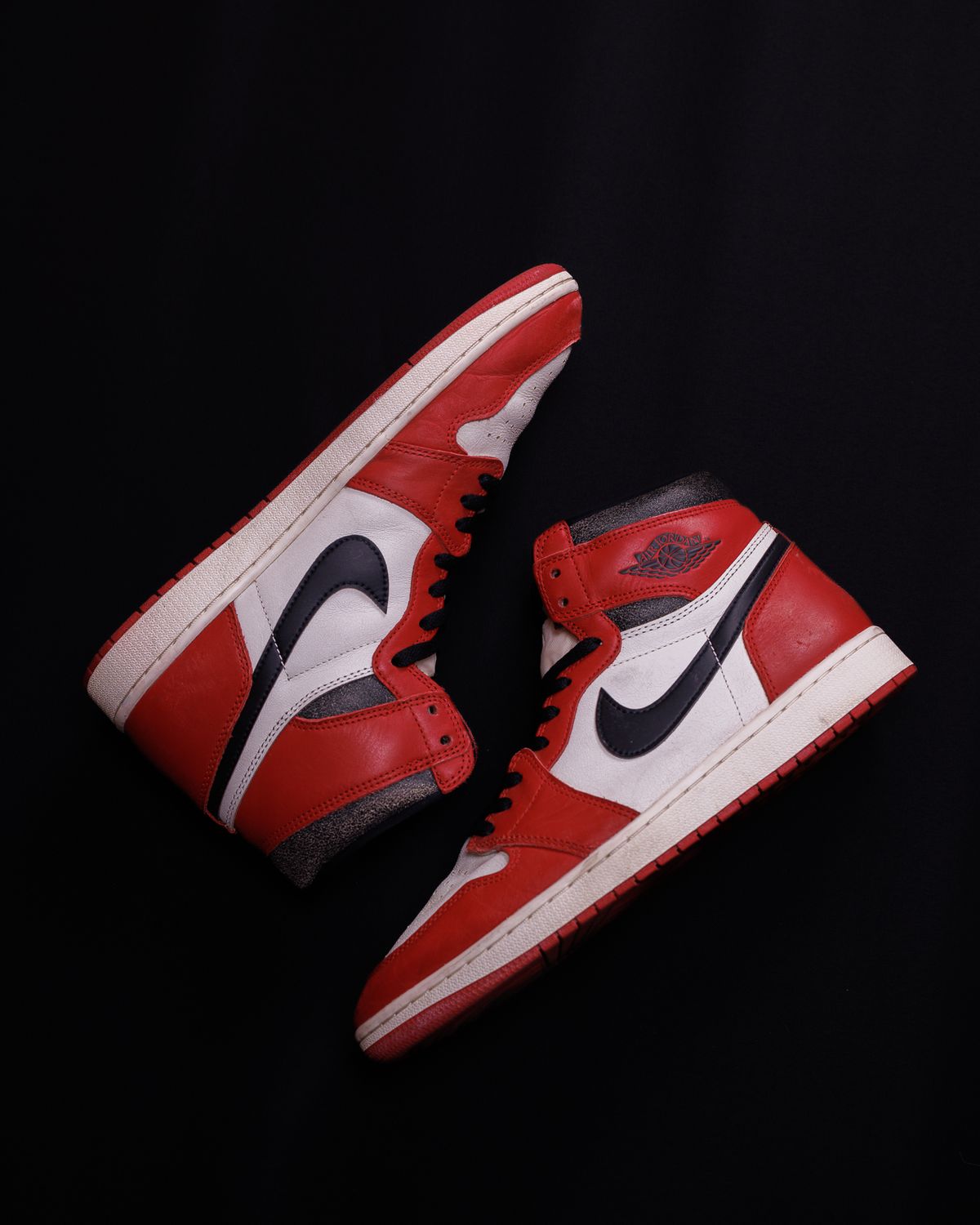 Photo by onelastboot on November 1, 2024 of the Nike Air Jordan 1 Lost & Found Chicago in Unknown Leather.