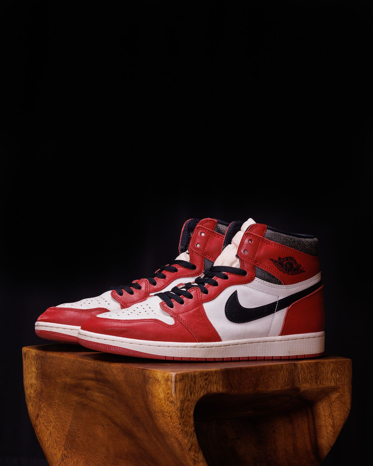 Photo by onelastboot on November 1, 2024 of the Nike Air Jordan 1 Lost & Found Chicago in Unknown Leather.