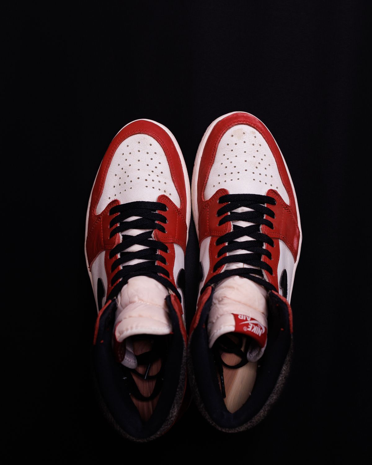 Photo by onelastboot on November 1, 2024 of the Nike Air Jordan 1 Lost & Found Chicago in Unknown Leather.