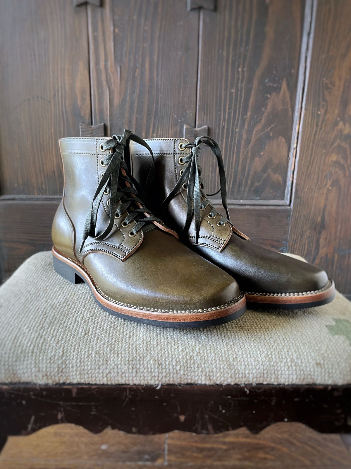 Photo by DBBrenner on October 1, 2023 of the Flame Panda Boondocker in Unknown Leather.