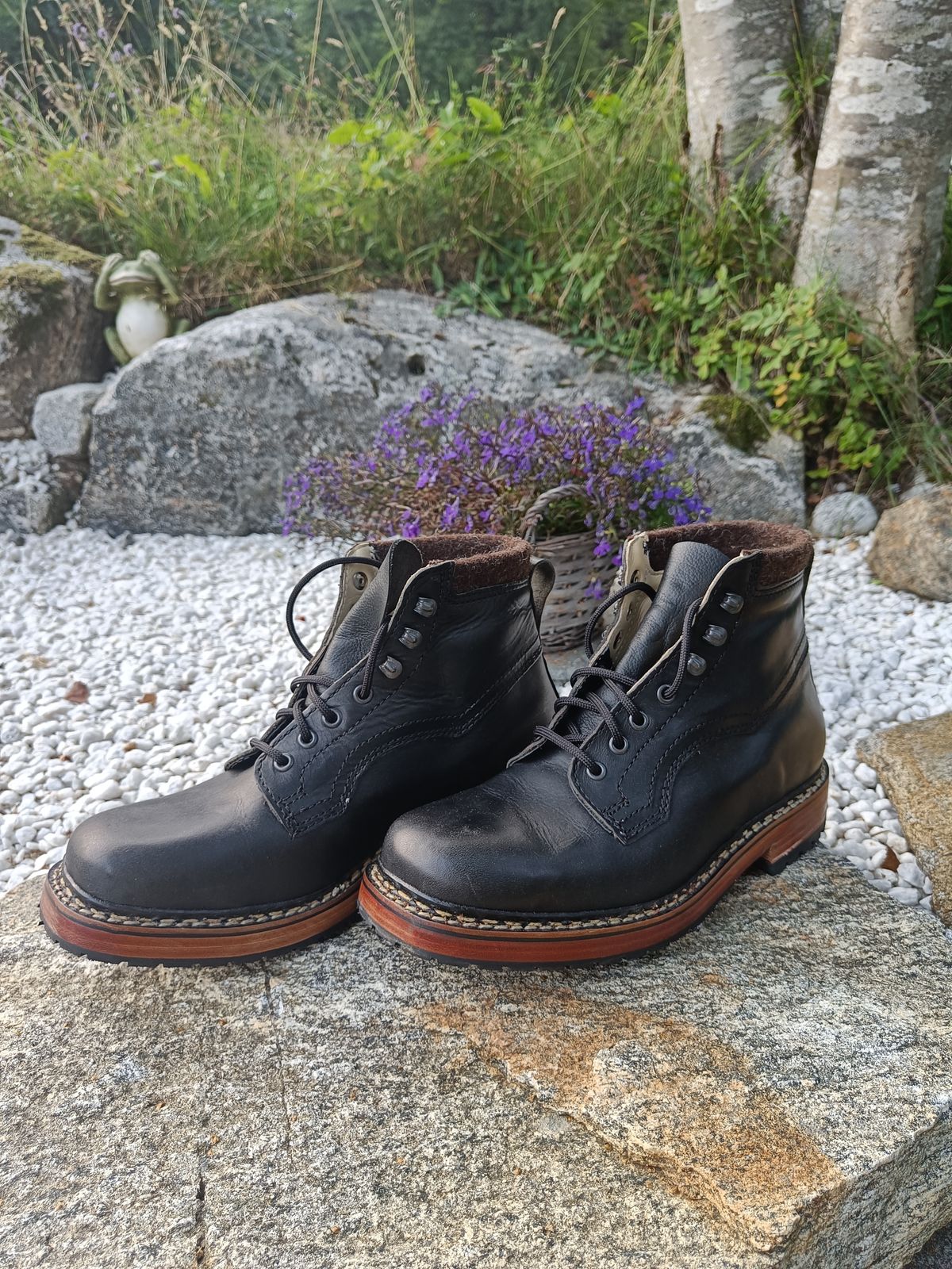 Photo by matias.lillebo02 on September 1, 2023 of the Dundas Footwear Gunnerside in Unknown Material.