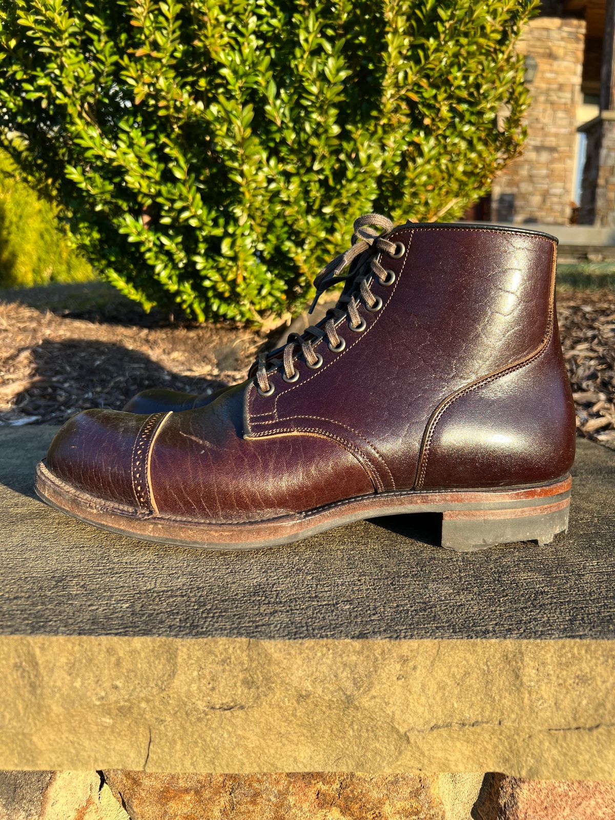 Photo by wvbootsndenim on December 6, 2022 of the Viberg Service Boot in Shinki Dark Brown Oiled Horsebutt.