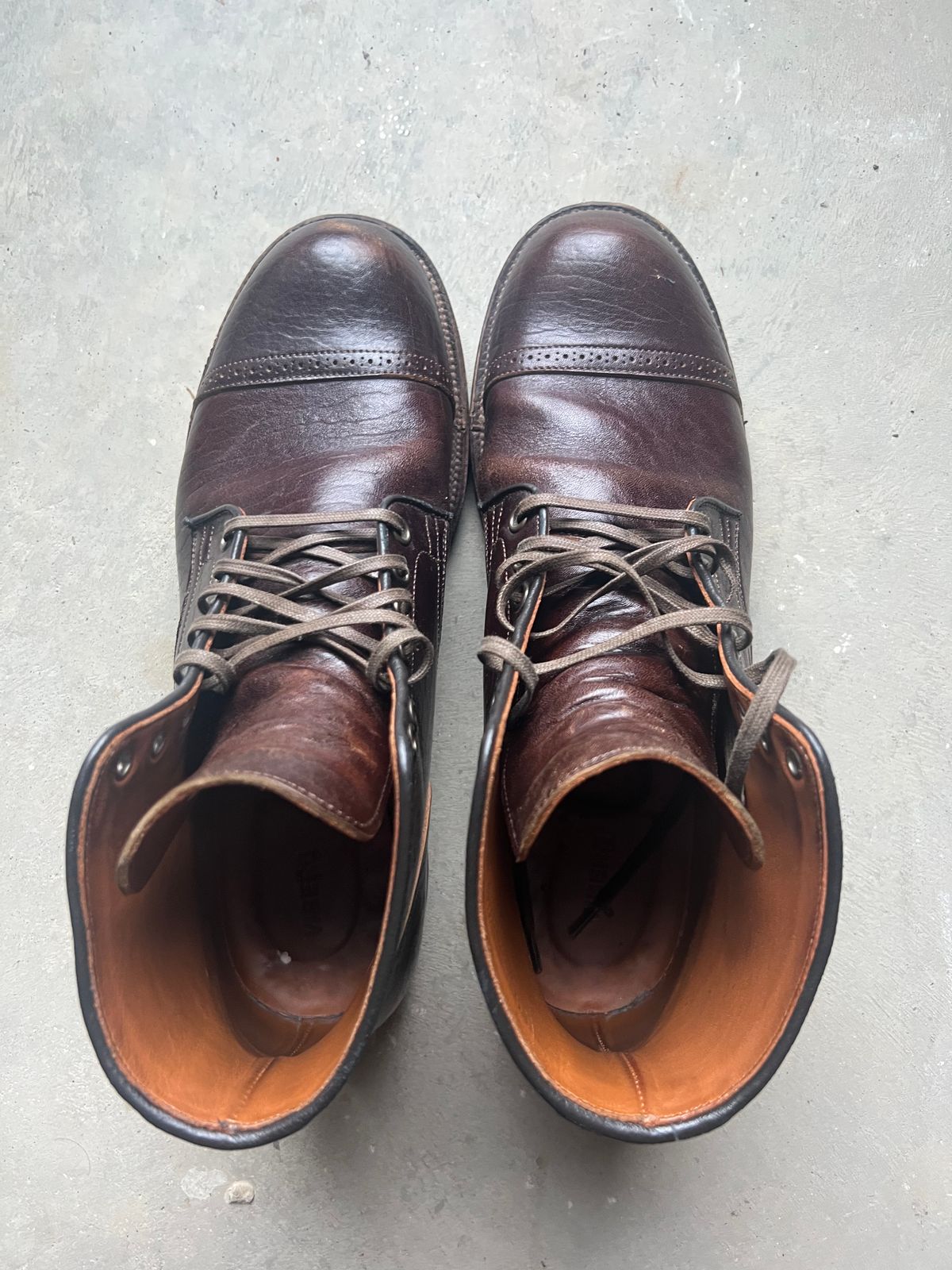 Photo by wvbootsndenim on January 5, 2023 of the Viberg Service Boot in Shinki Dark Brown Oiled Horsebutt.