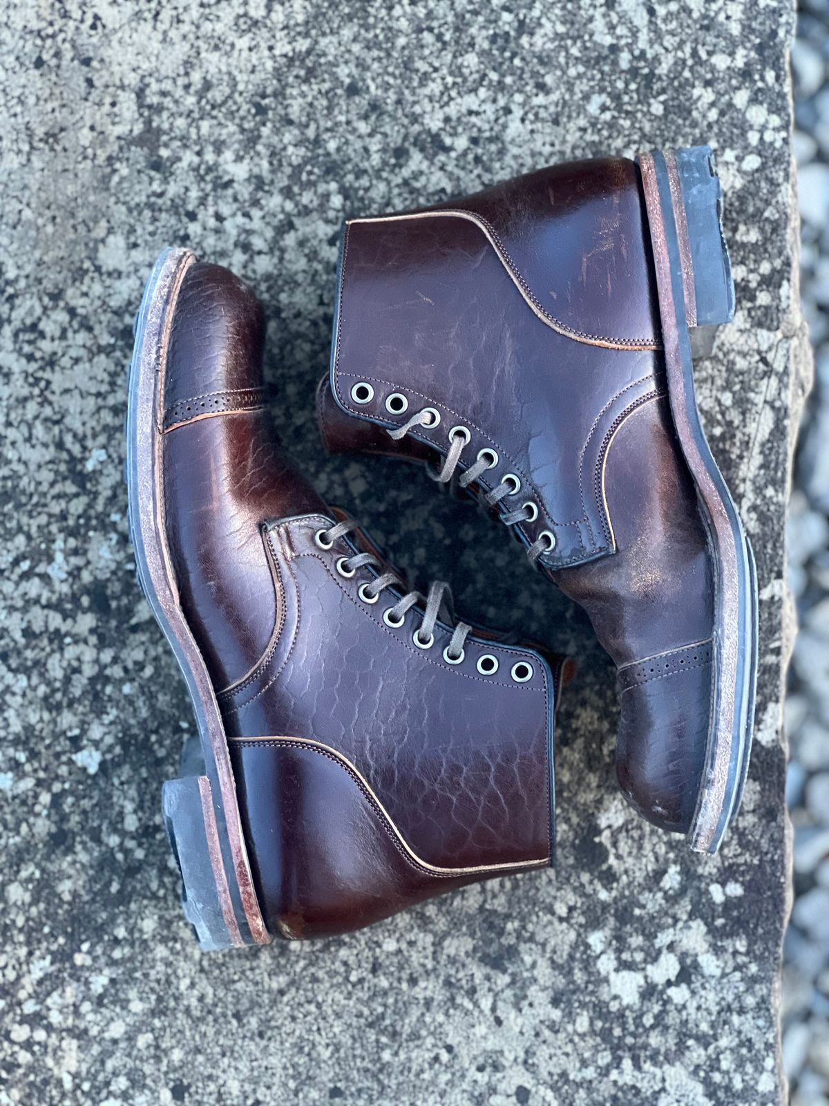 Photo by wvbootsndenim on February 5, 2023 of the Viberg Service Boot in Shinki Dark Brown Oiled Horsebutt.