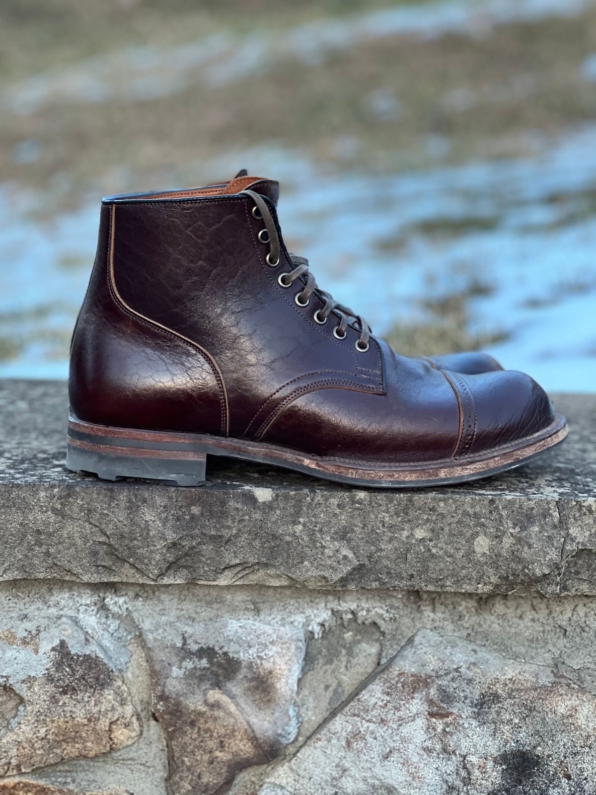 Photo by wvbootsndenim on February 5, 2023 of the Viberg Service Boot in Shinki Dark Brown Oiled Horsebutt.