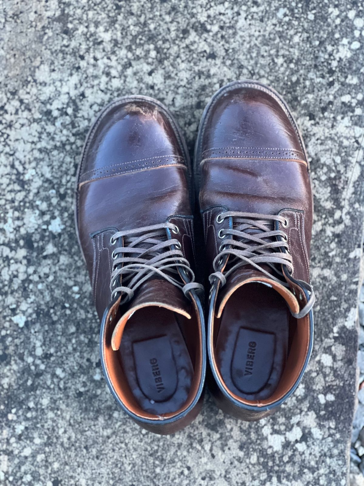 Photo by wvbootsndenim on February 5, 2023 of the Viberg Service Boot in Shinki Dark Brown Oiled Horsebutt.