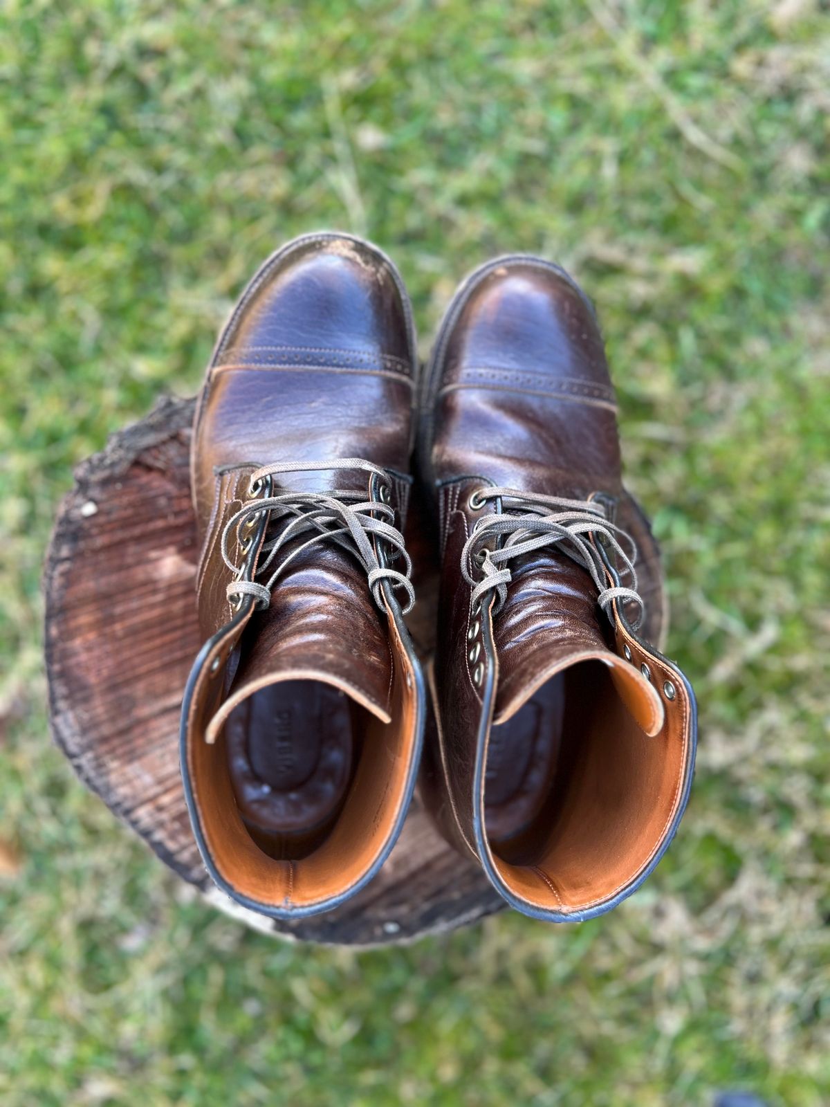 Photo by wvbootsndenim on March 4, 2023 of the Viberg Service Boot in Shinki Dark Brown Oiled Horsebutt.