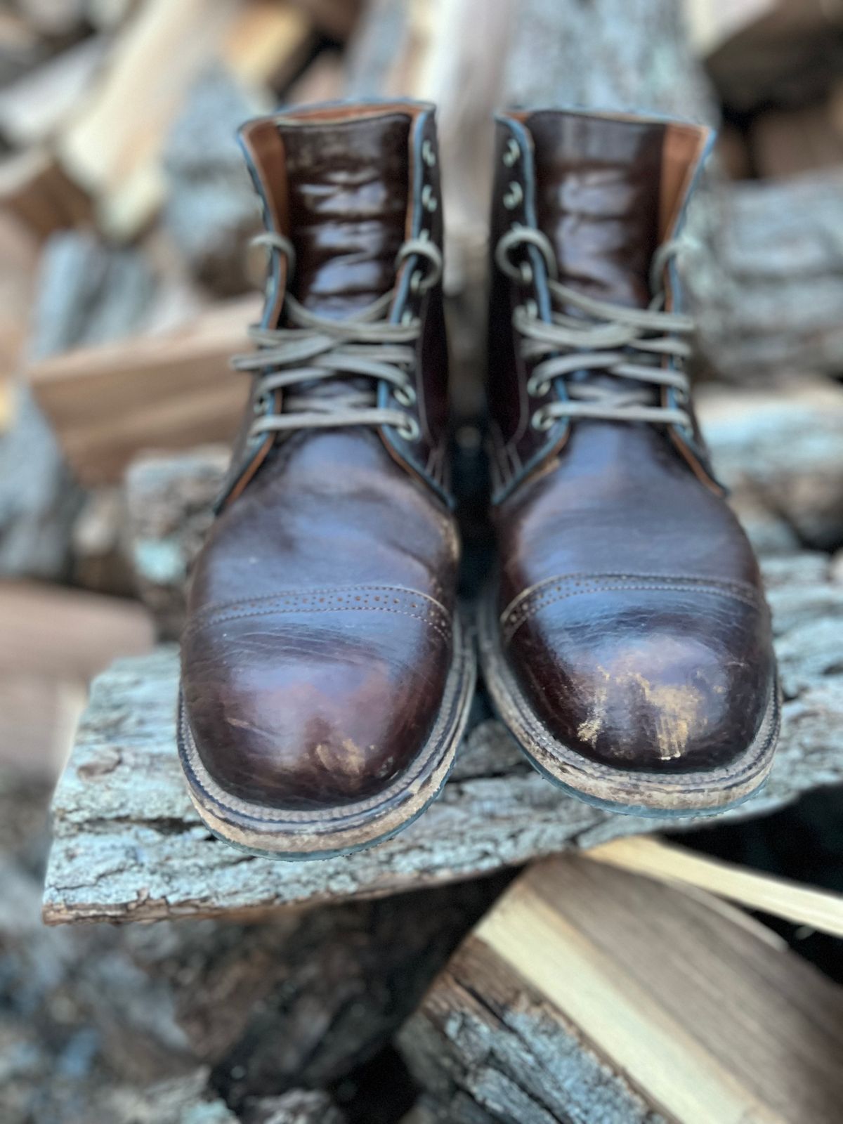 Photo by wvbootsndenim on April 6, 2023 of the Viberg Service Boot in Shinki Dark Brown Oiled Horsebutt.