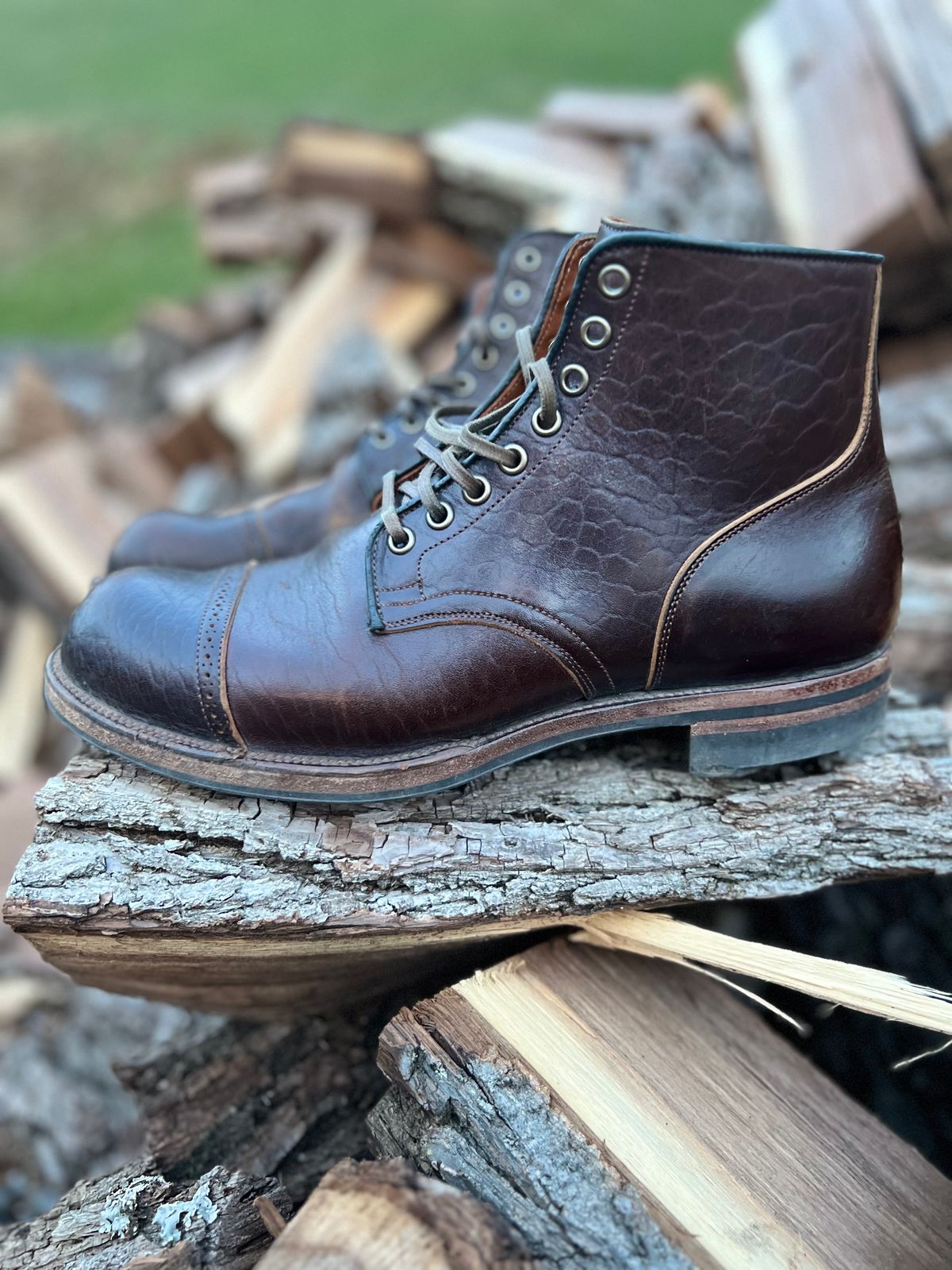 Photo by wvbootsndenim on April 6, 2023 of the Viberg Service Boot in Shinki Dark Brown Oiled Horsebutt.