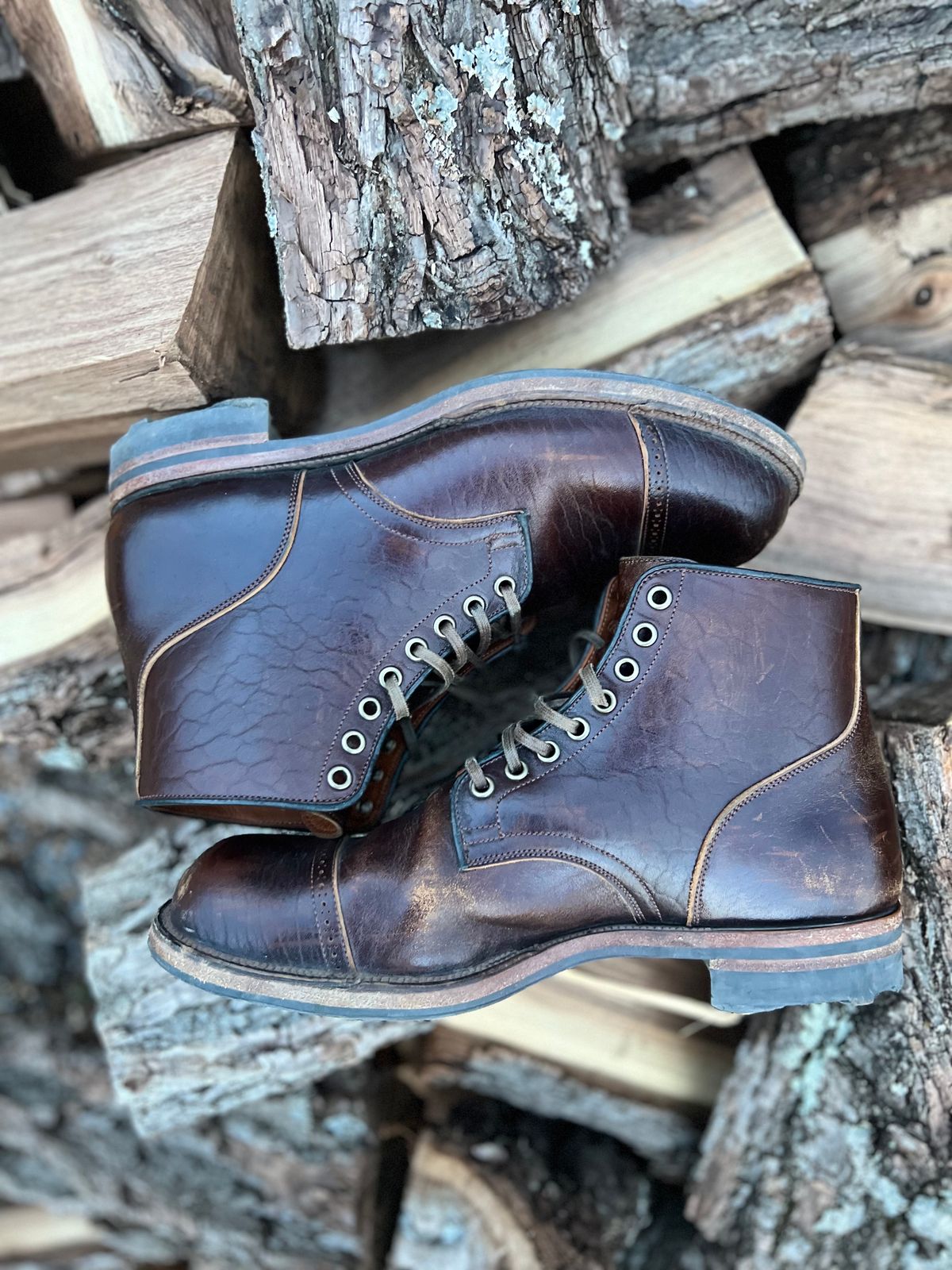 Photo by wvbootsndenim on April 6, 2023 of the Viberg Service Boot in Shinki Dark Brown Oiled Horsebutt.