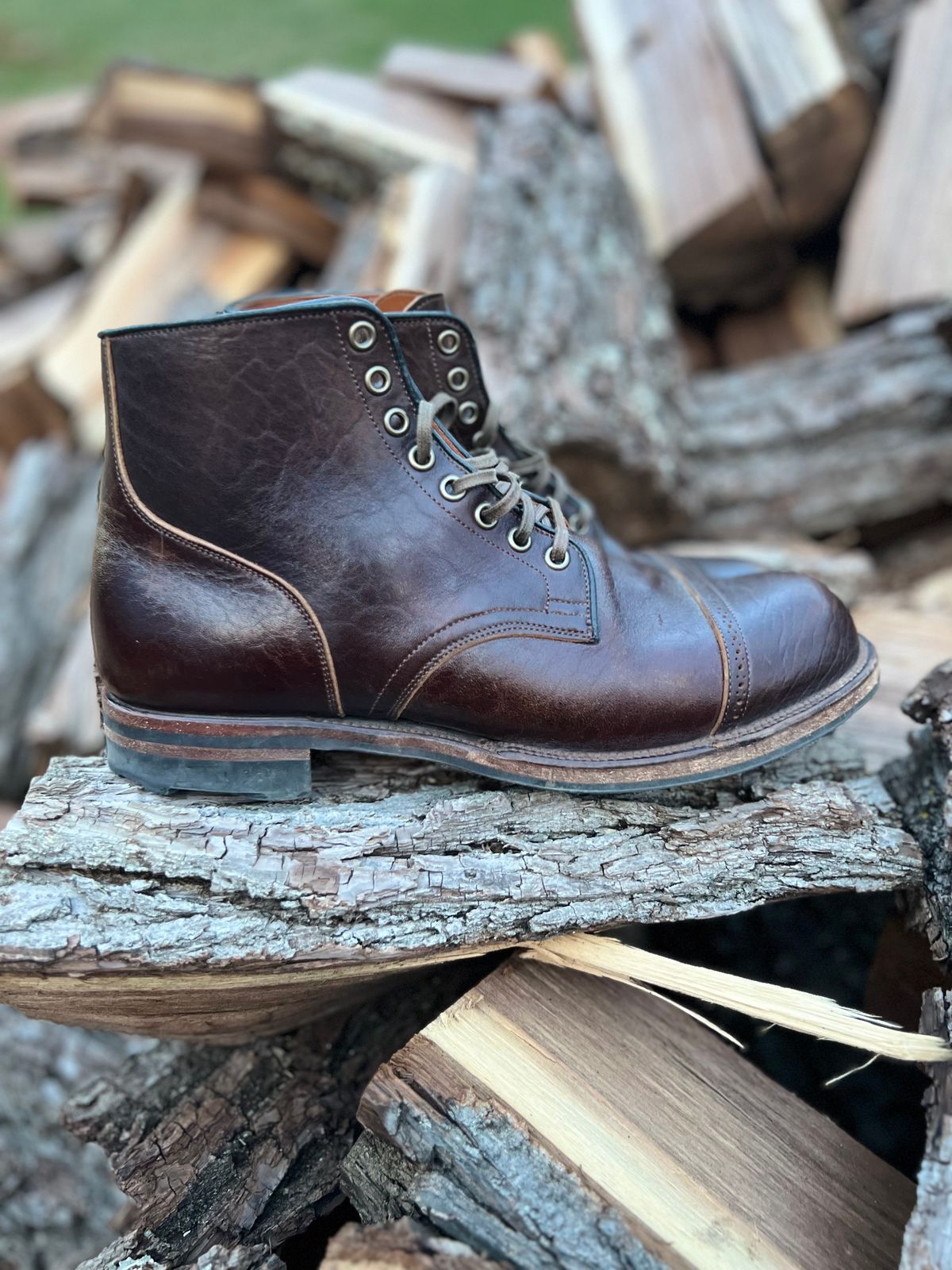 Photo by wvbootsndenim on April 6, 2023 of the Viberg Service Boot in Shinki Dark Brown Oiled Horsebutt.