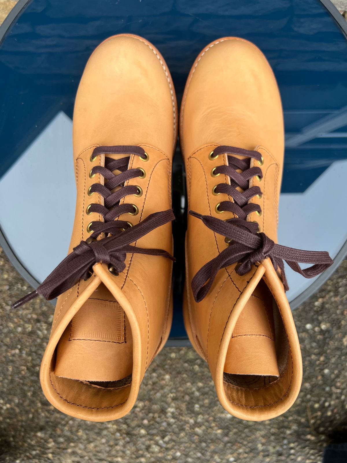 Photo by wvbootsndenim on October 1, 2024 of the John Lofgren Steel Gang Boots in Badalassi Carlo Bone Pueblo.