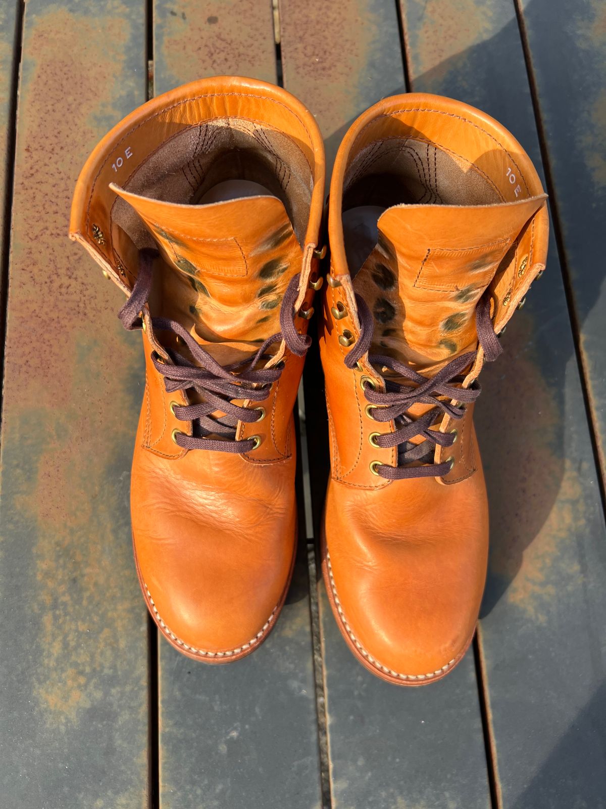 Photo by wvbootsndenim on November 4, 2024 of the John Lofgren Steel Gang Boots in Badalassi Carlo Bone Pueblo.