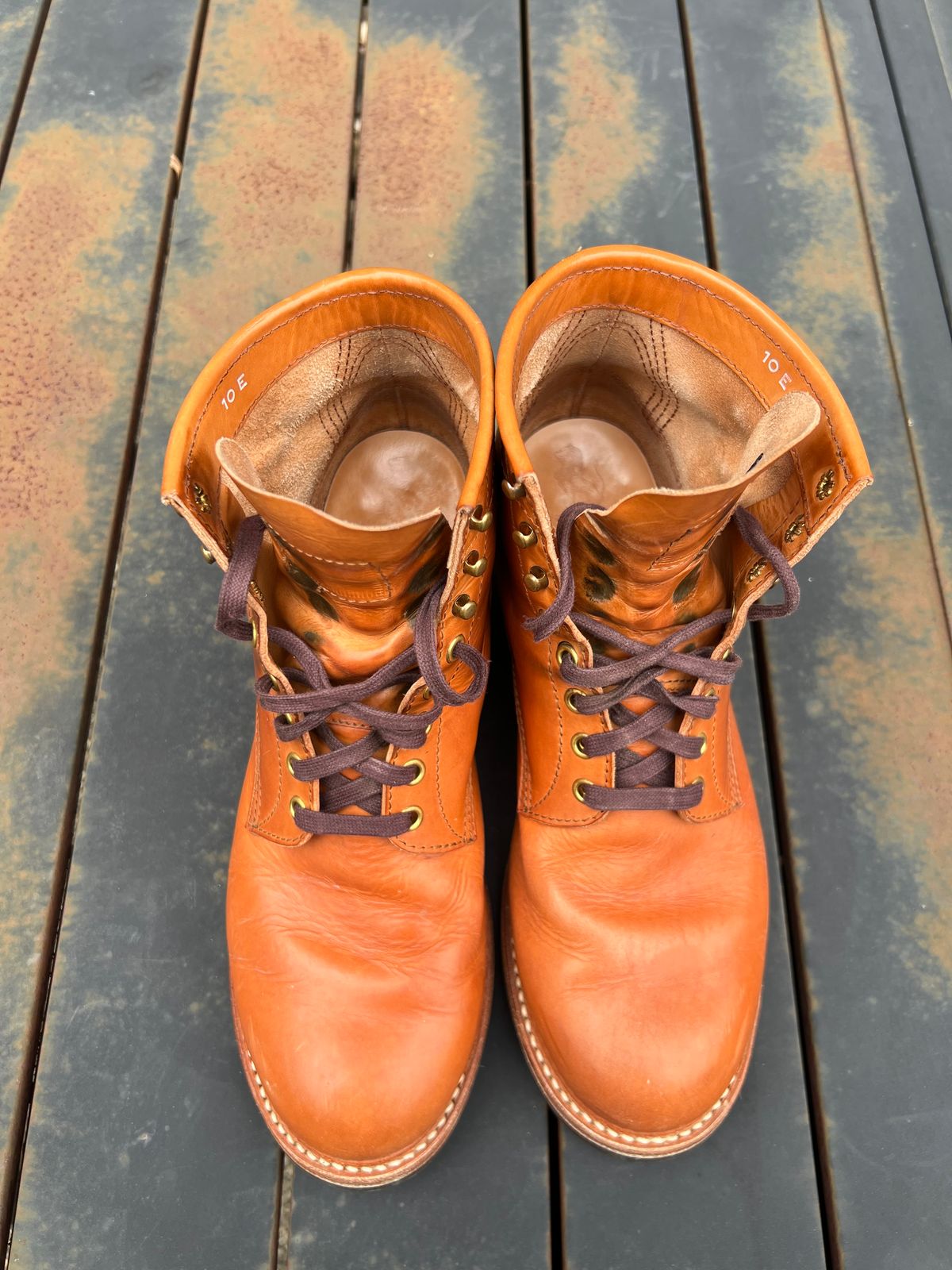 Photo by wvbootsndenim on December 3, 2024 of the John Lofgren Steel Gang Boots in Badalassi Carlo Bone Pueblo.