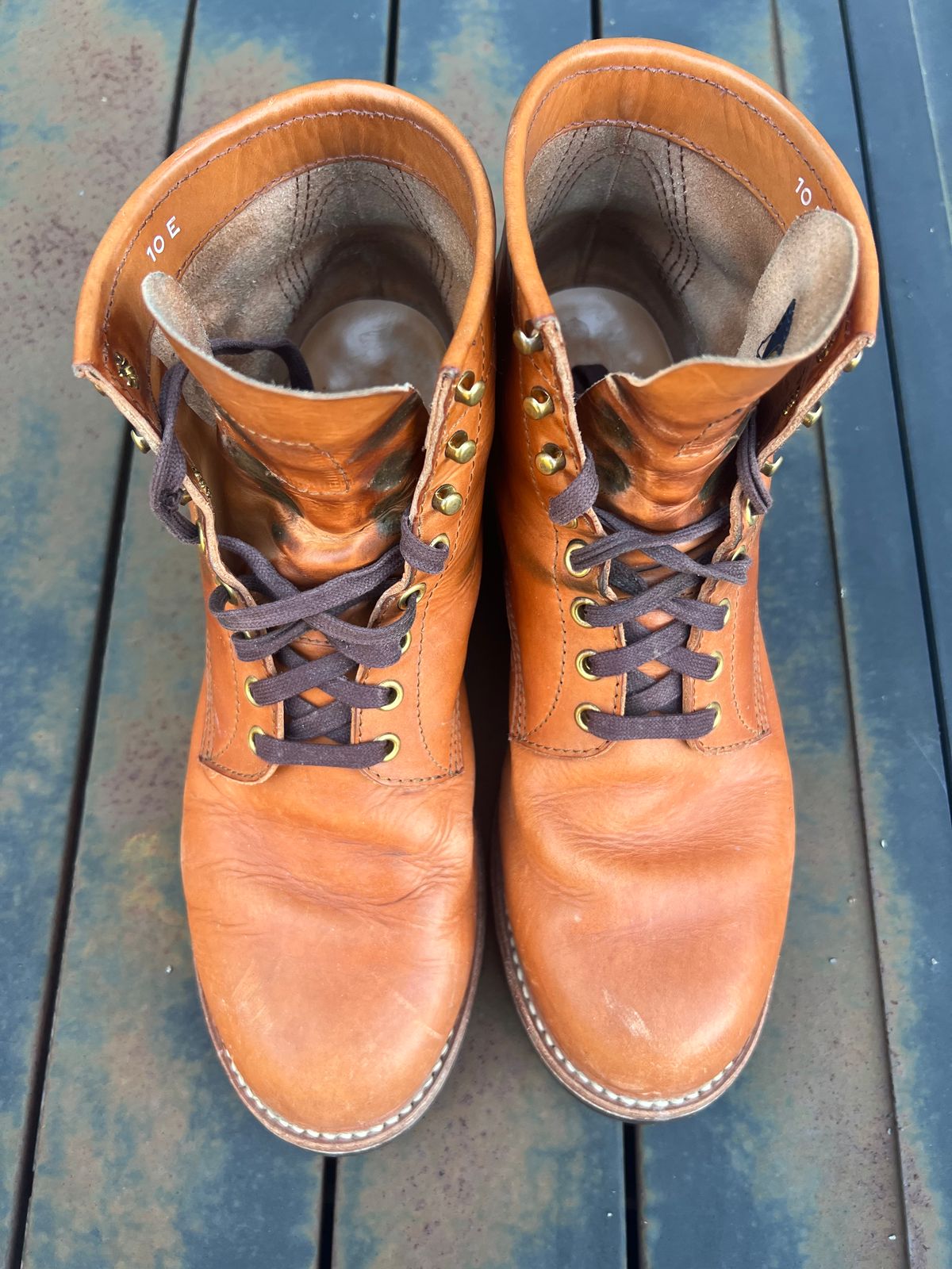 Photo by wvbootsndenim on February 4, 2025 of the John Lofgren Steel Gang Boots in Badalassi Carlo Bone Pueblo.