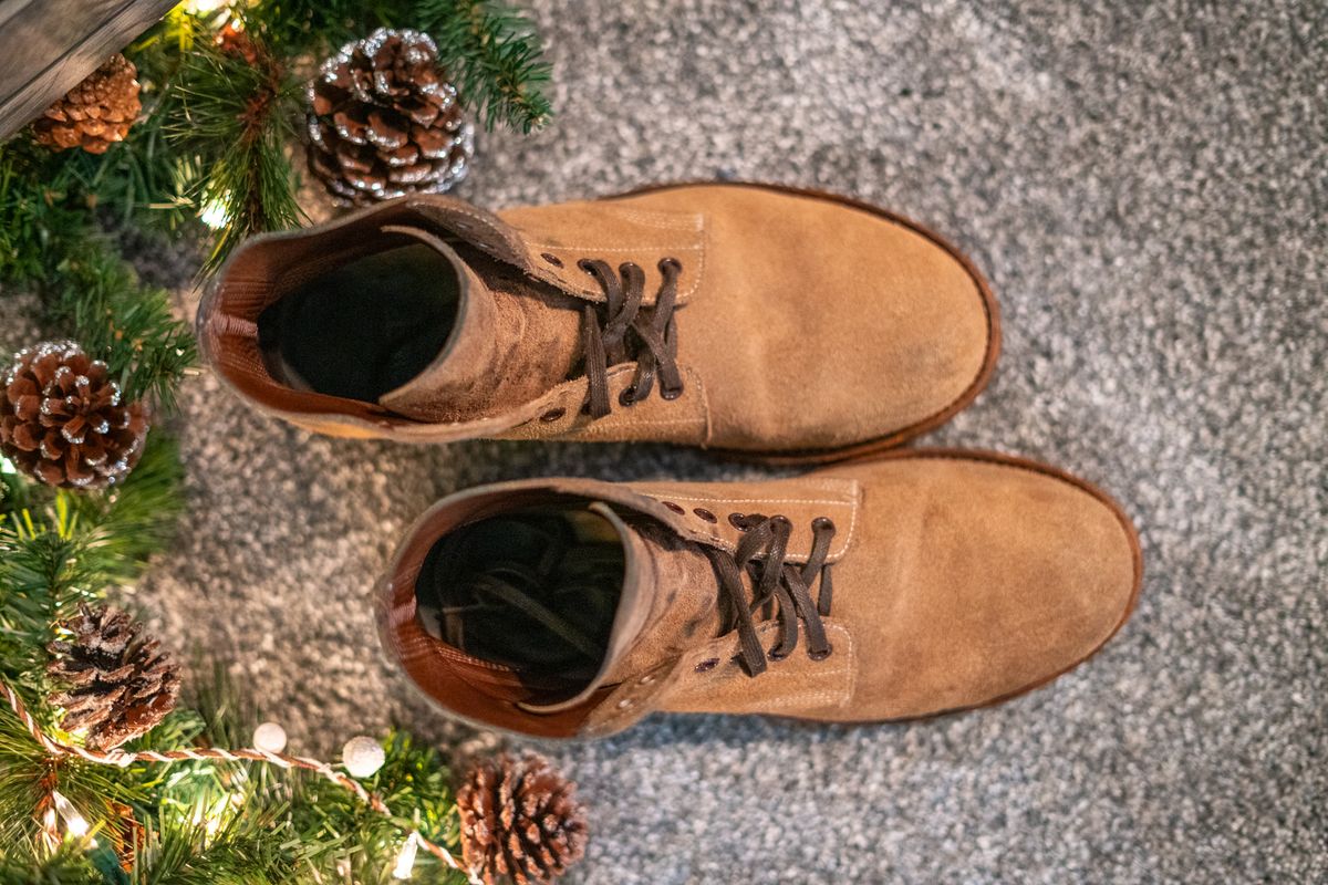 Photo by cconway816 on December 5, 2023 of the Oak Street Bootmakers Field Boot in Horween Natural Chromexcel Roughout.