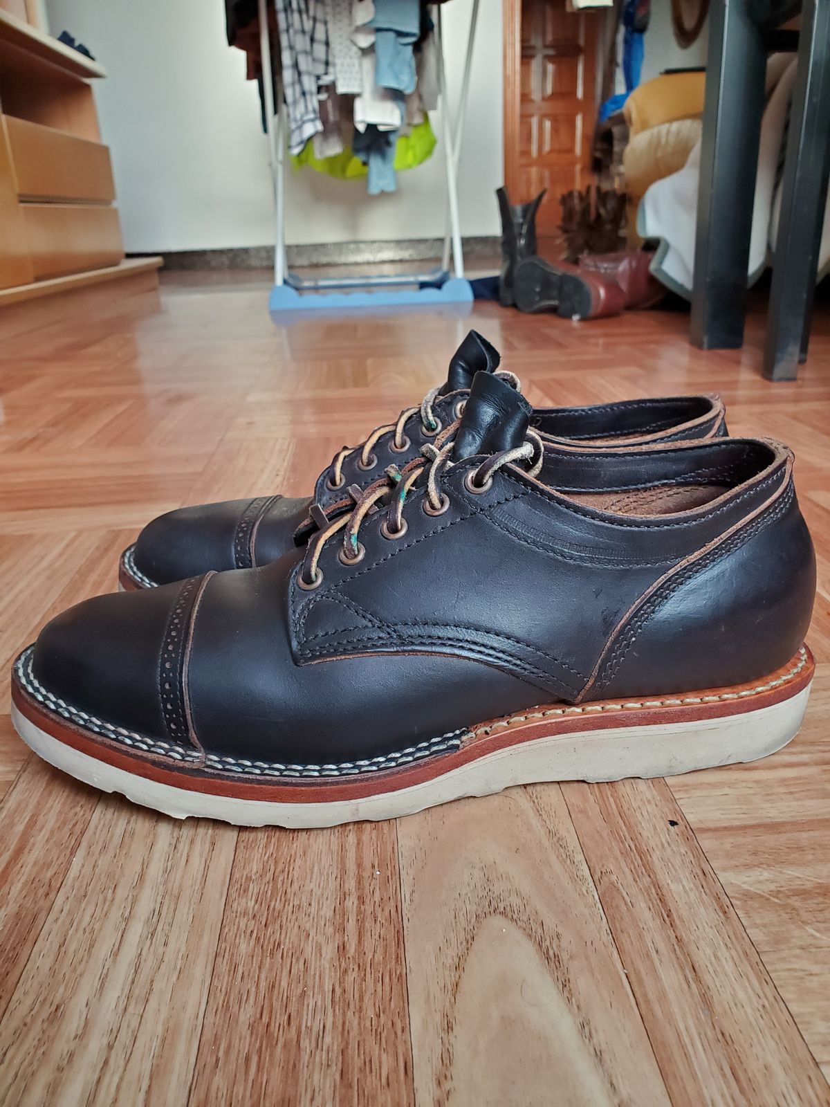 Photo by icarusflies95 on November 5, 2023 of the Viberg 145 Oxford in Horween Black Chromexcel.