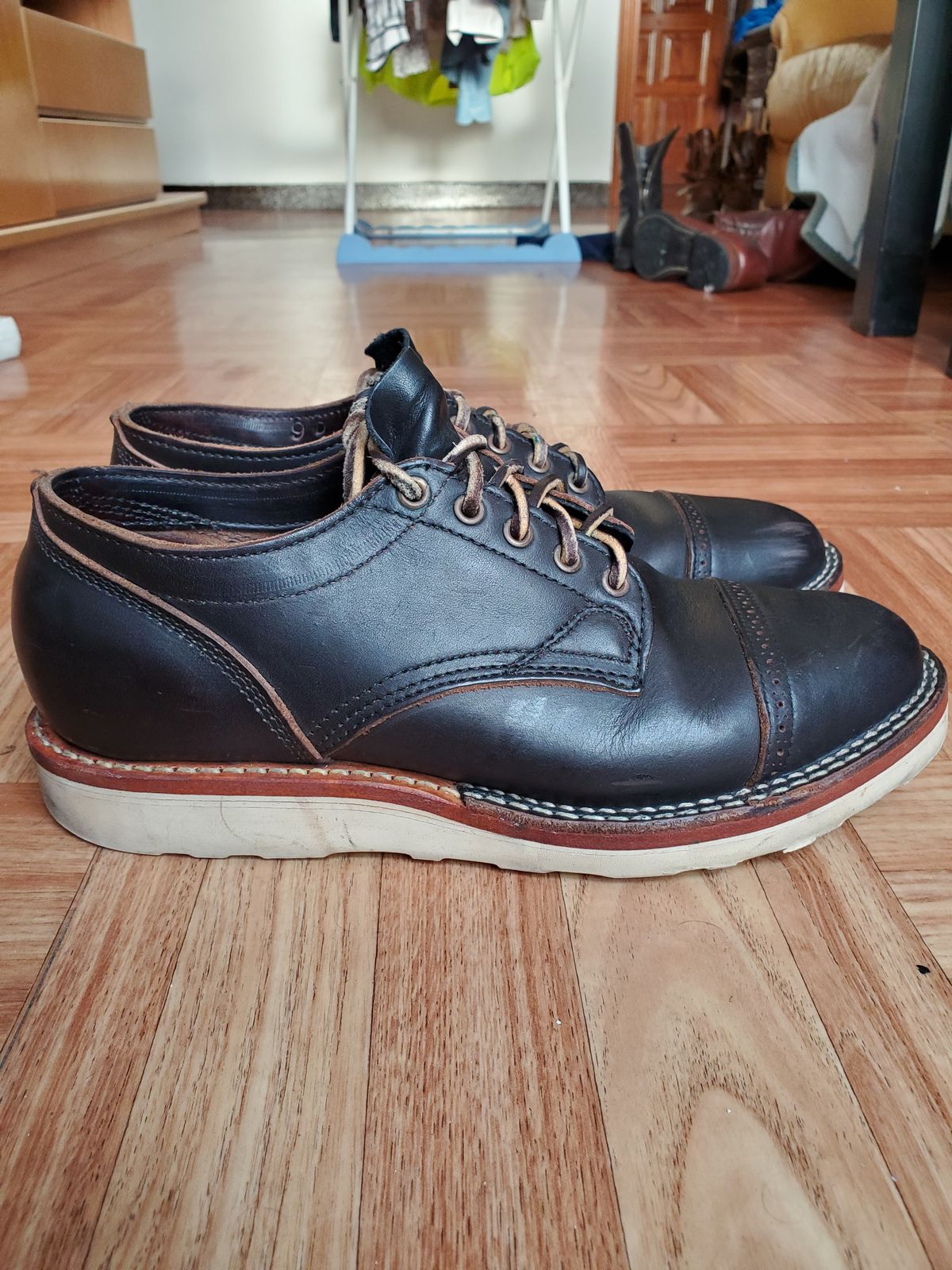 Photo by icarusflies95 on November 5, 2023 of the Viberg 145 Oxford in Horween Black Chromexcel.