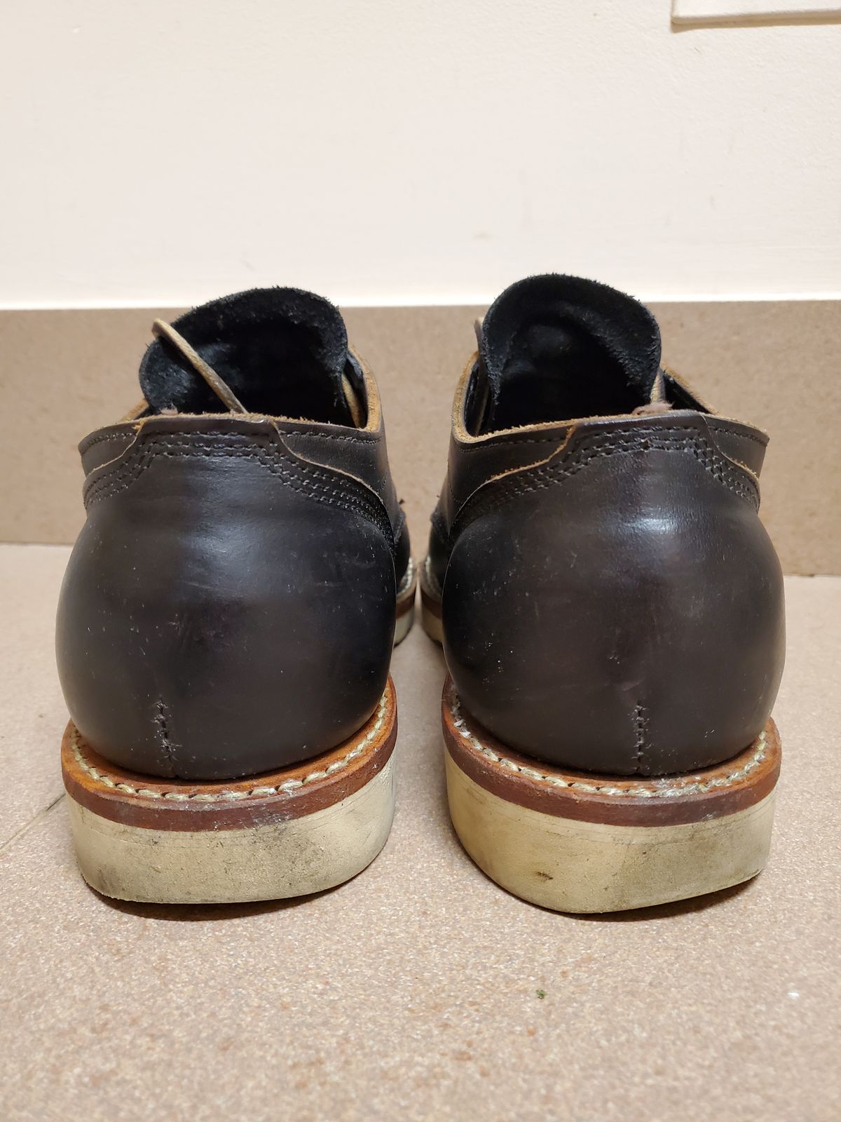 Photo by icarusflies95 on December 5, 2023 of the Viberg 145 Oxford in Horween Black Chromexcel.