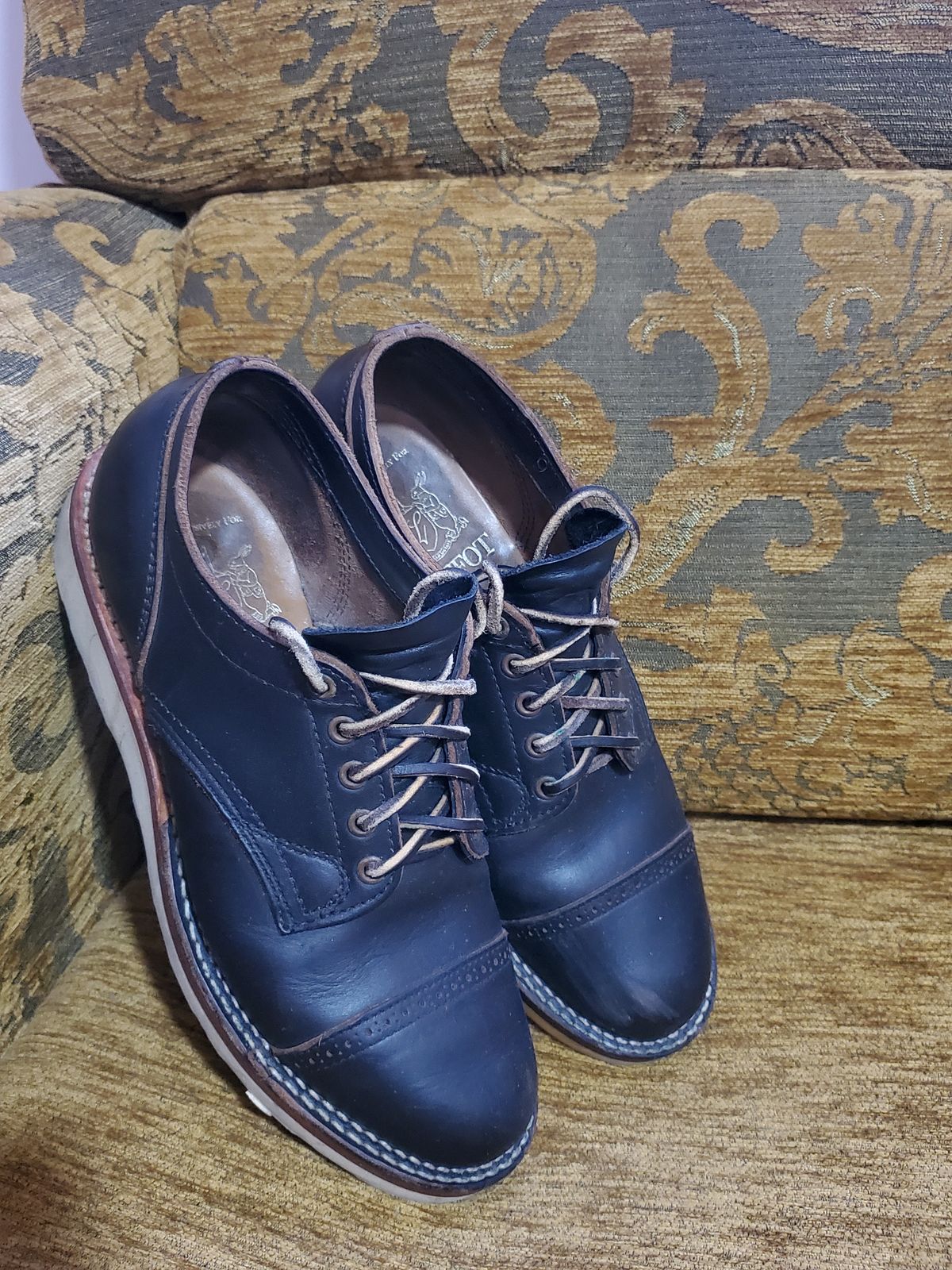 Photo by icarusflies95 on January 3, 2024 of the Viberg 145 Oxford in Horween Black Chromexcel.